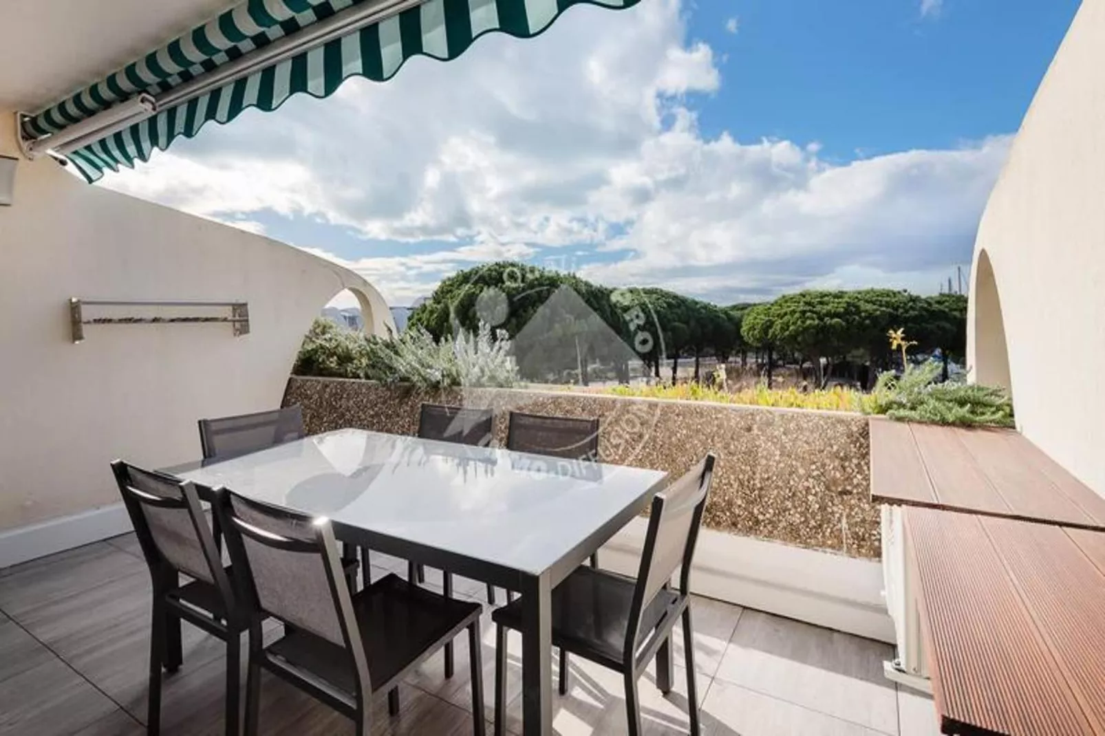 Résidence "le Quai Aux Fleurs"-Terrasbalkon