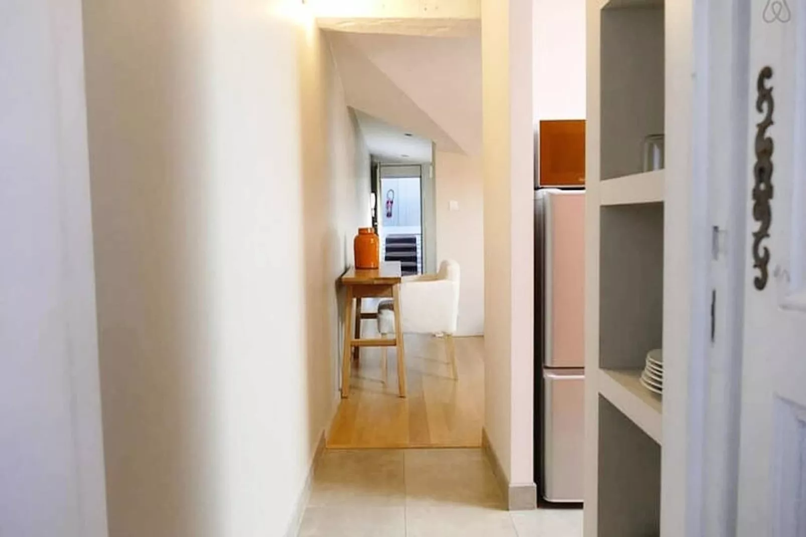 Superbe T2 De Qualit&eacute; Et R&eacute;nov&eacute;, Au Jardin Public, Pour 4 Personnes-Eetkamer