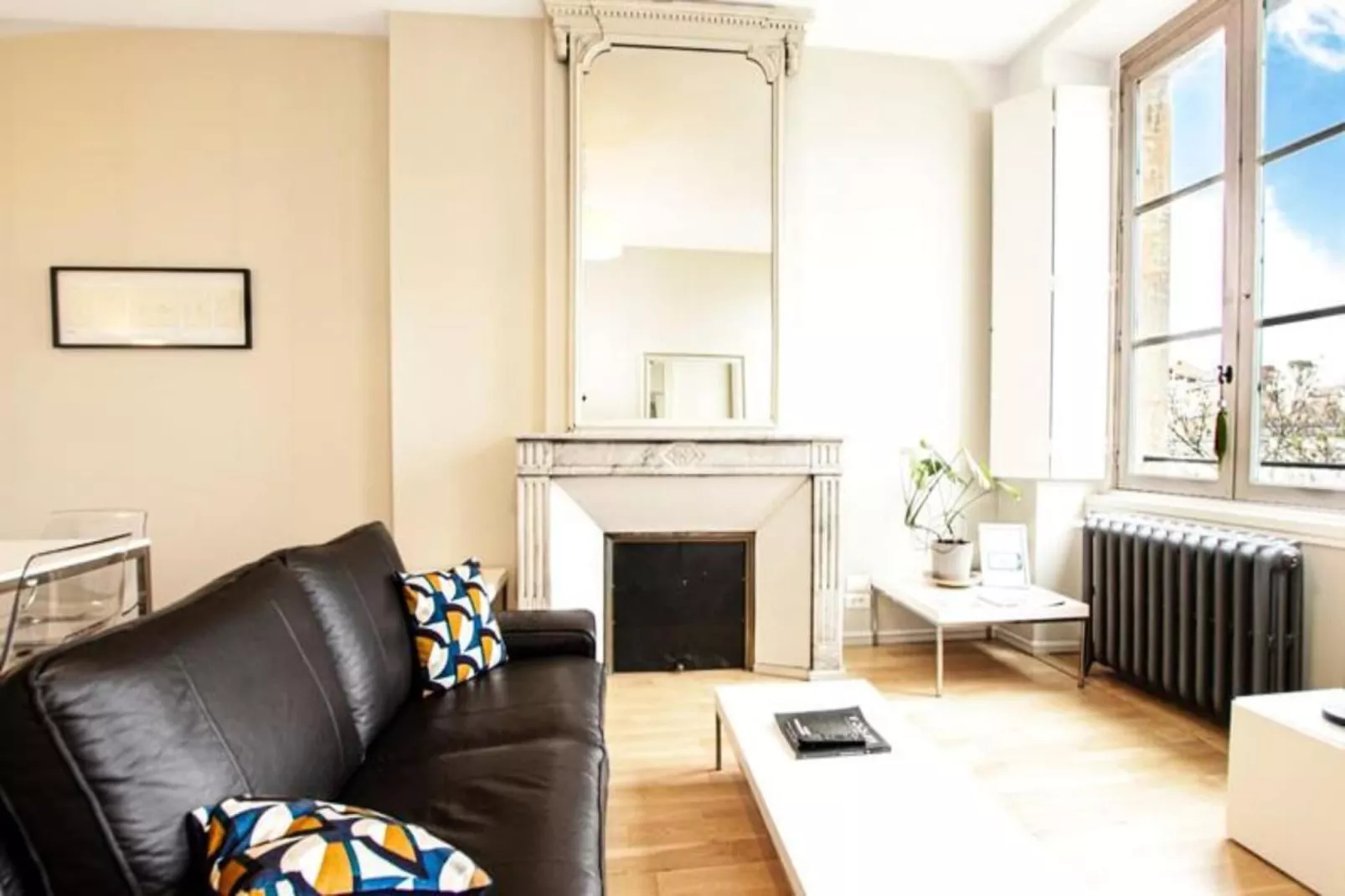 Appartement T3 De Prestige Proche Du Jardin Public De Bordeaux-Woonkamer