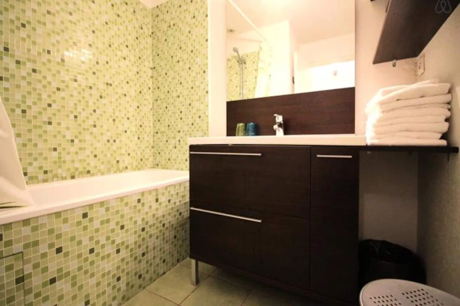 Magnifique Appartement De Charme Confortable Pour 6 Dans La Rue Ausone-Image-tags.