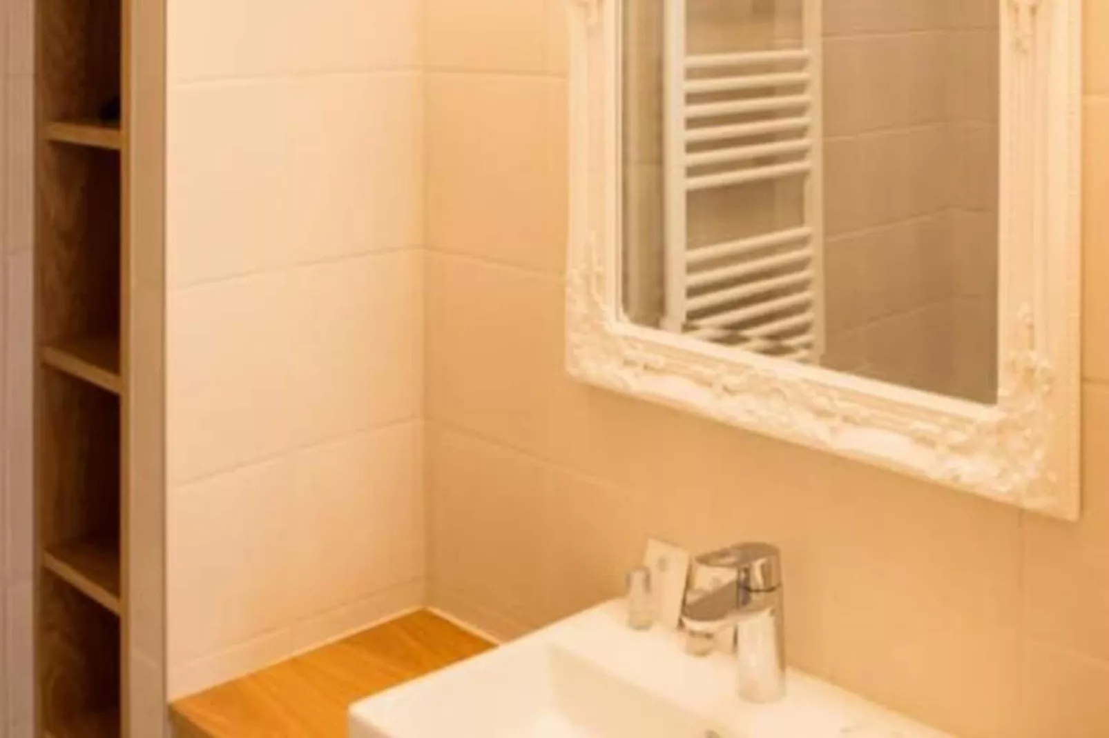 Superbe Duplex De Qualit&eacute;, En Hypercentre Avec Rooftop Et Climatisation-Badkamer