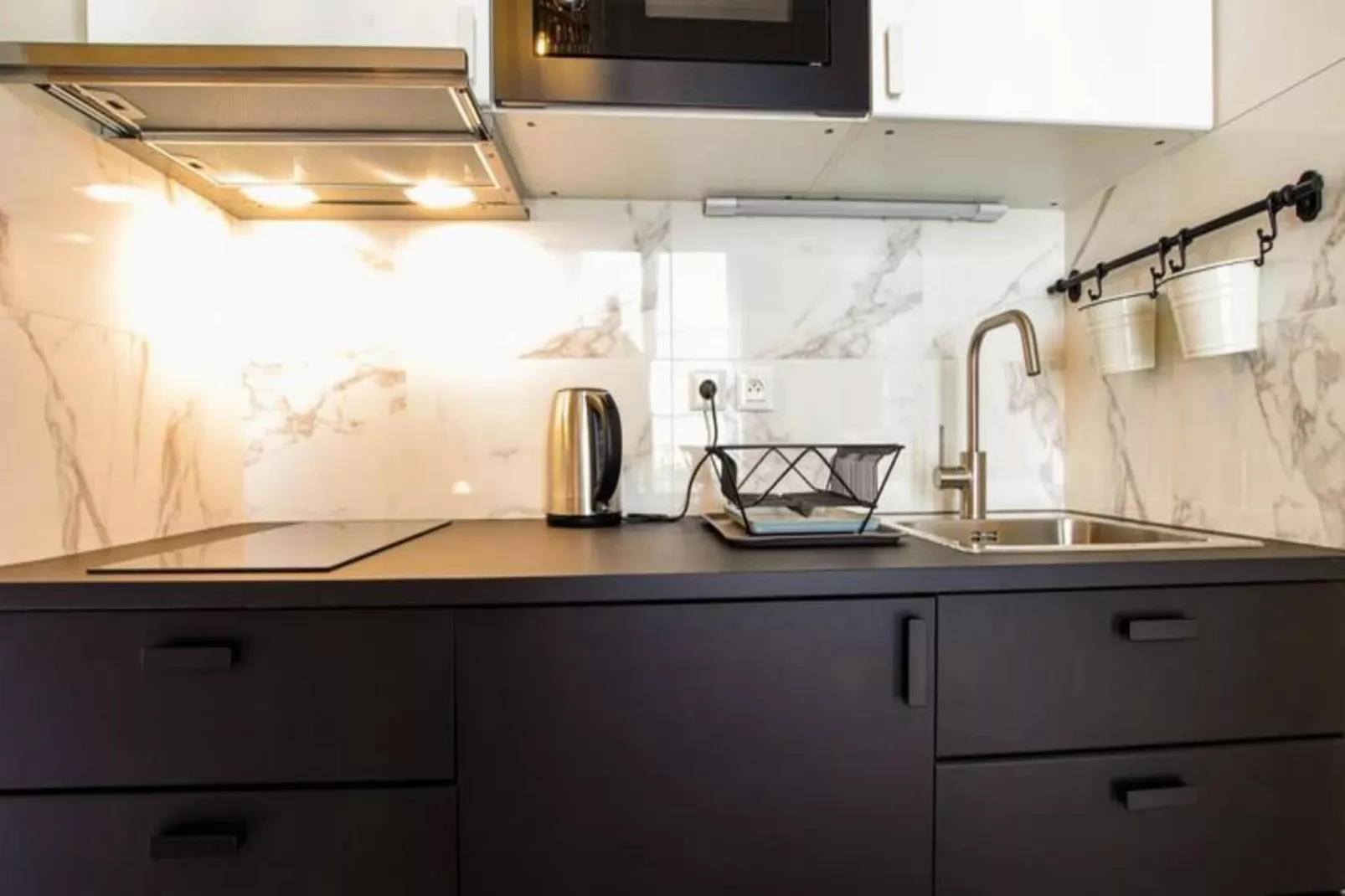 Appartement Avec Cachet En Duplex De 2 Chambres Situ&eacute; Vers La Gare St-jean-Keuken