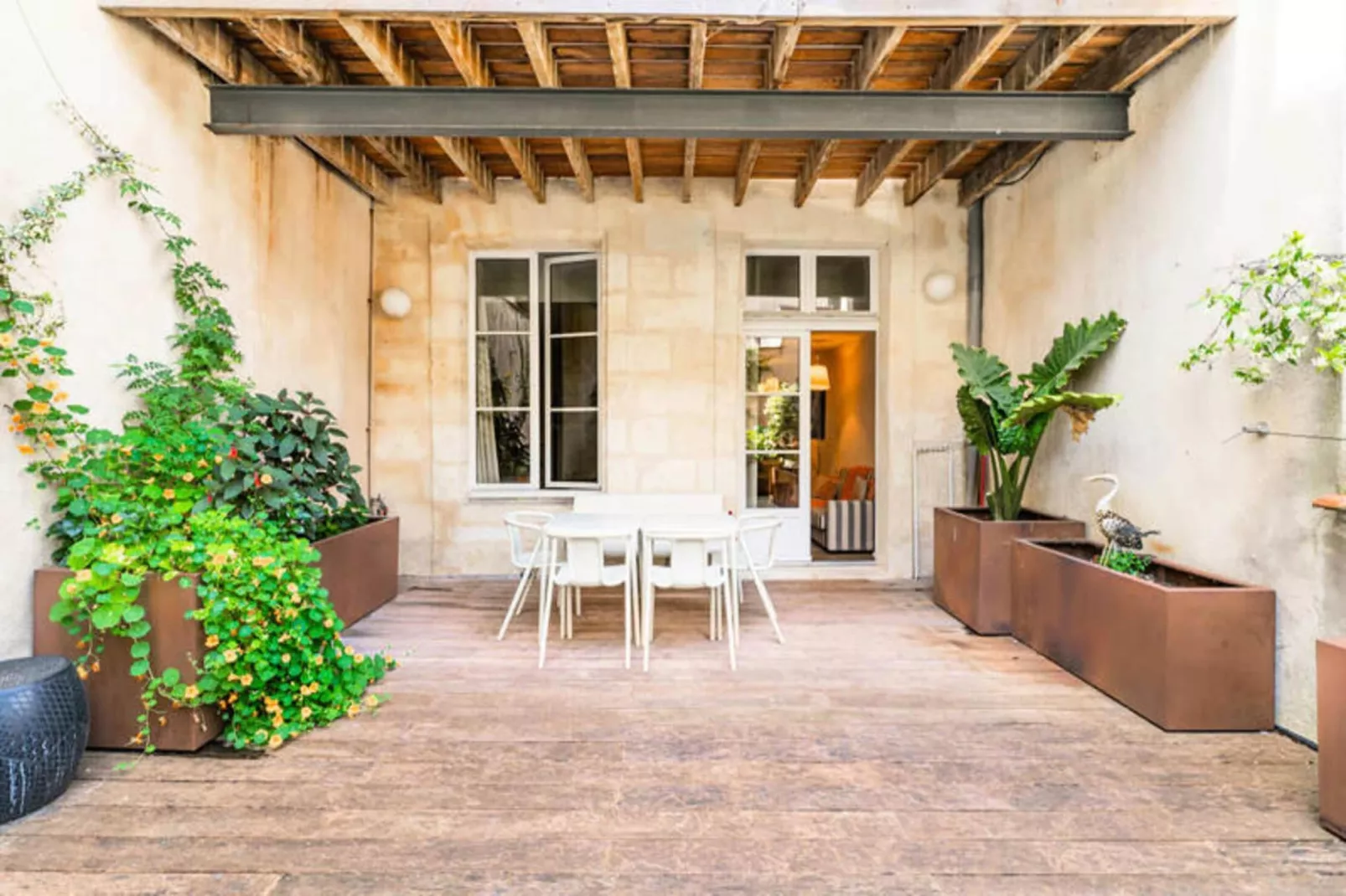 Magnifique Appartement 2 Chambres Avec Terrasse-Buitenkant zomer