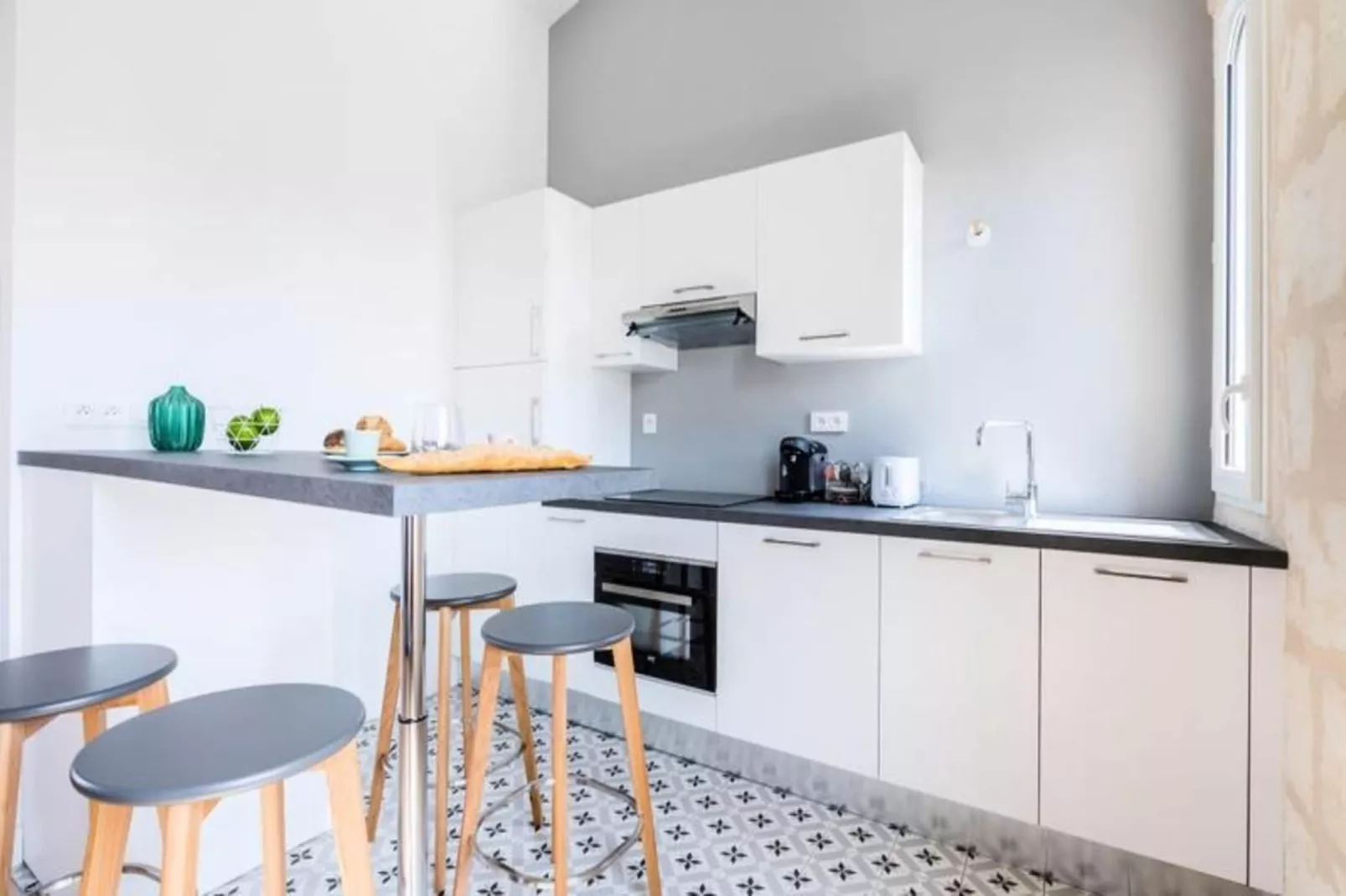 Superbe Appartement En Plein C&oelig;ur Des Chartrons-Keuken