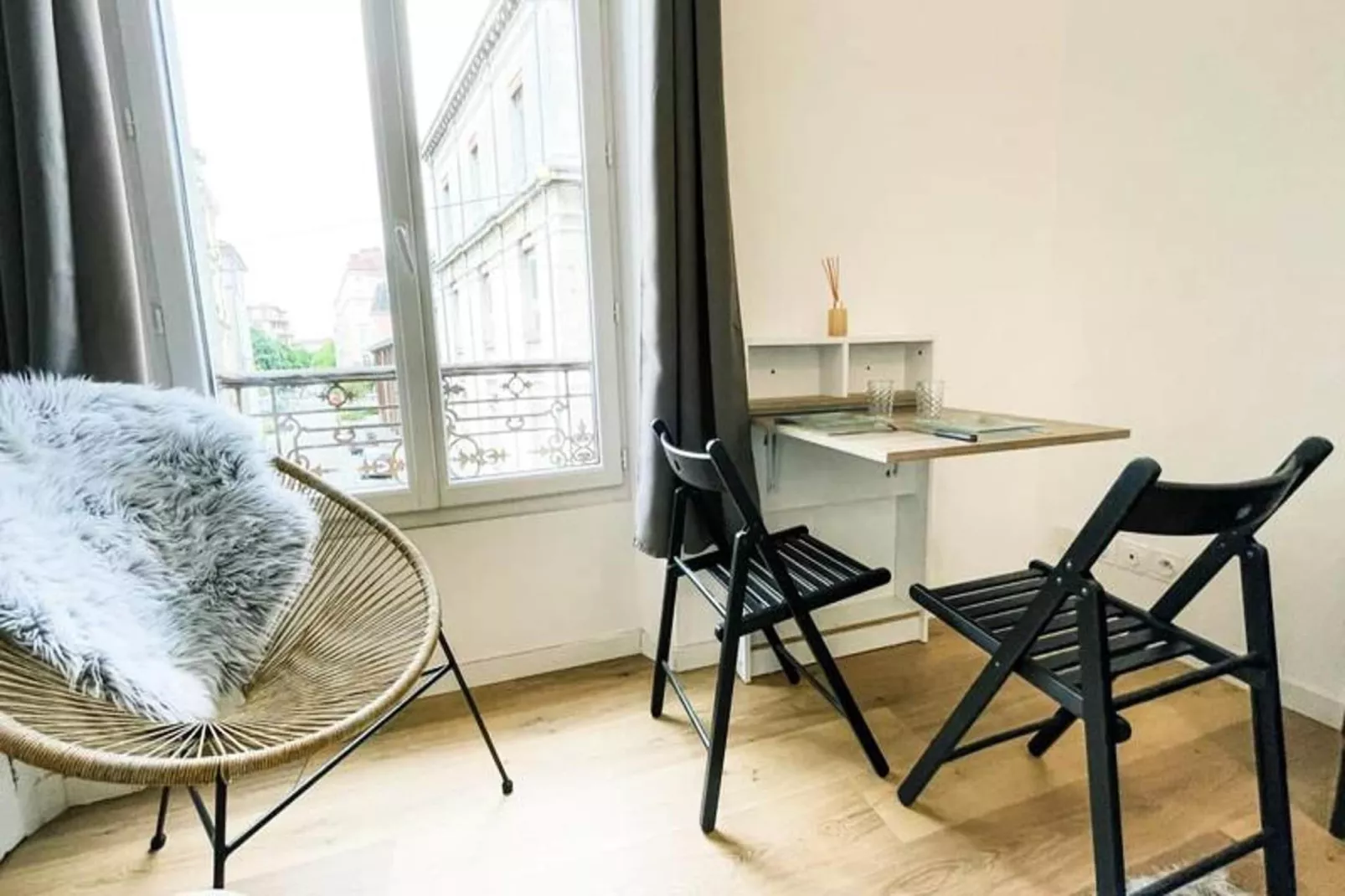 Le Nid D'altitude 🐦 - Studio Mezzanine - Tout &eacute;quip&eacute;-Eetkamer