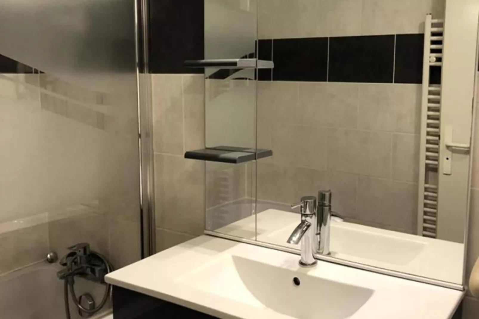 Résidence Bergers P&v-Badkamer