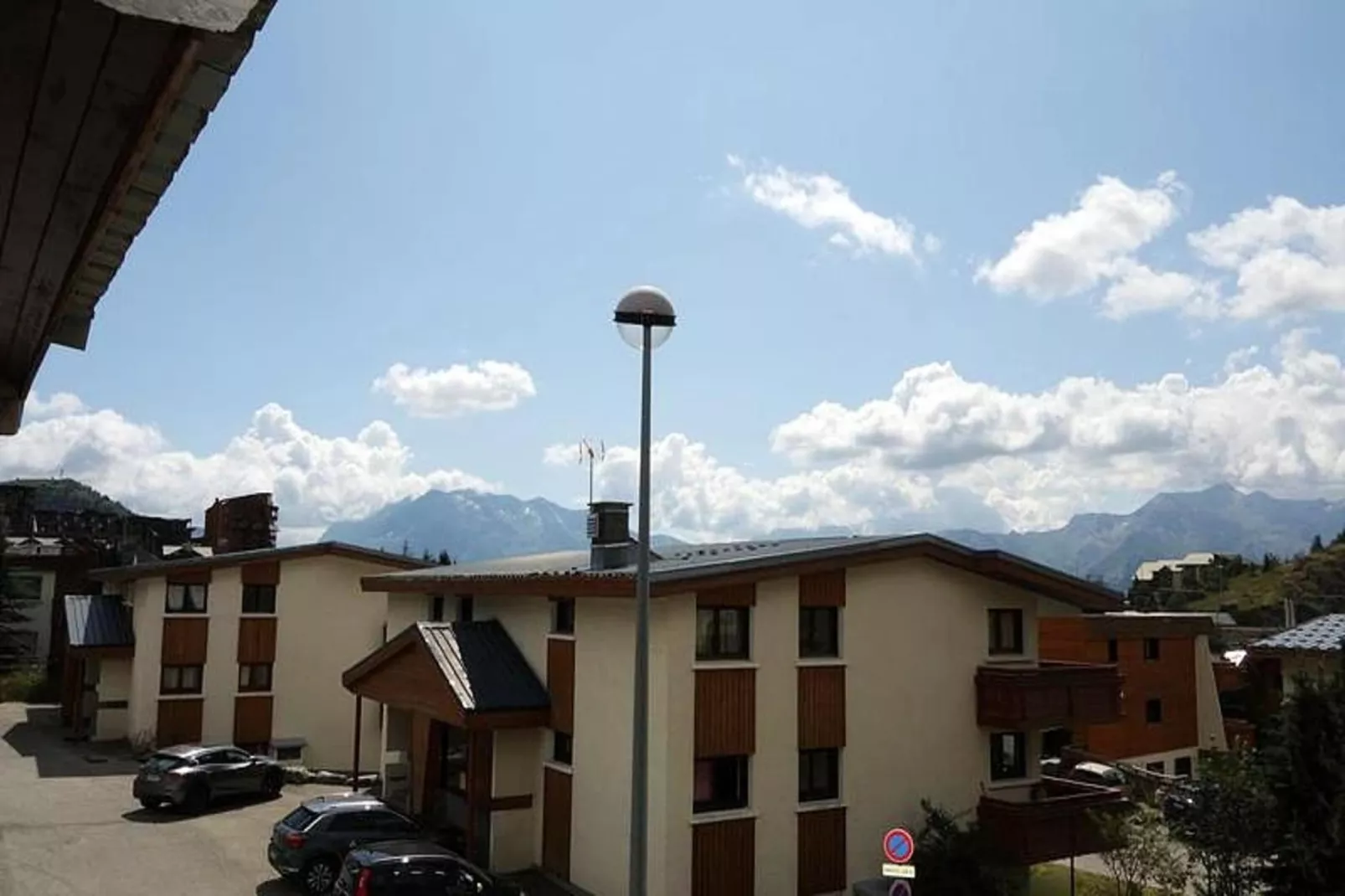 Résidence Milady-Uitzicht zomer