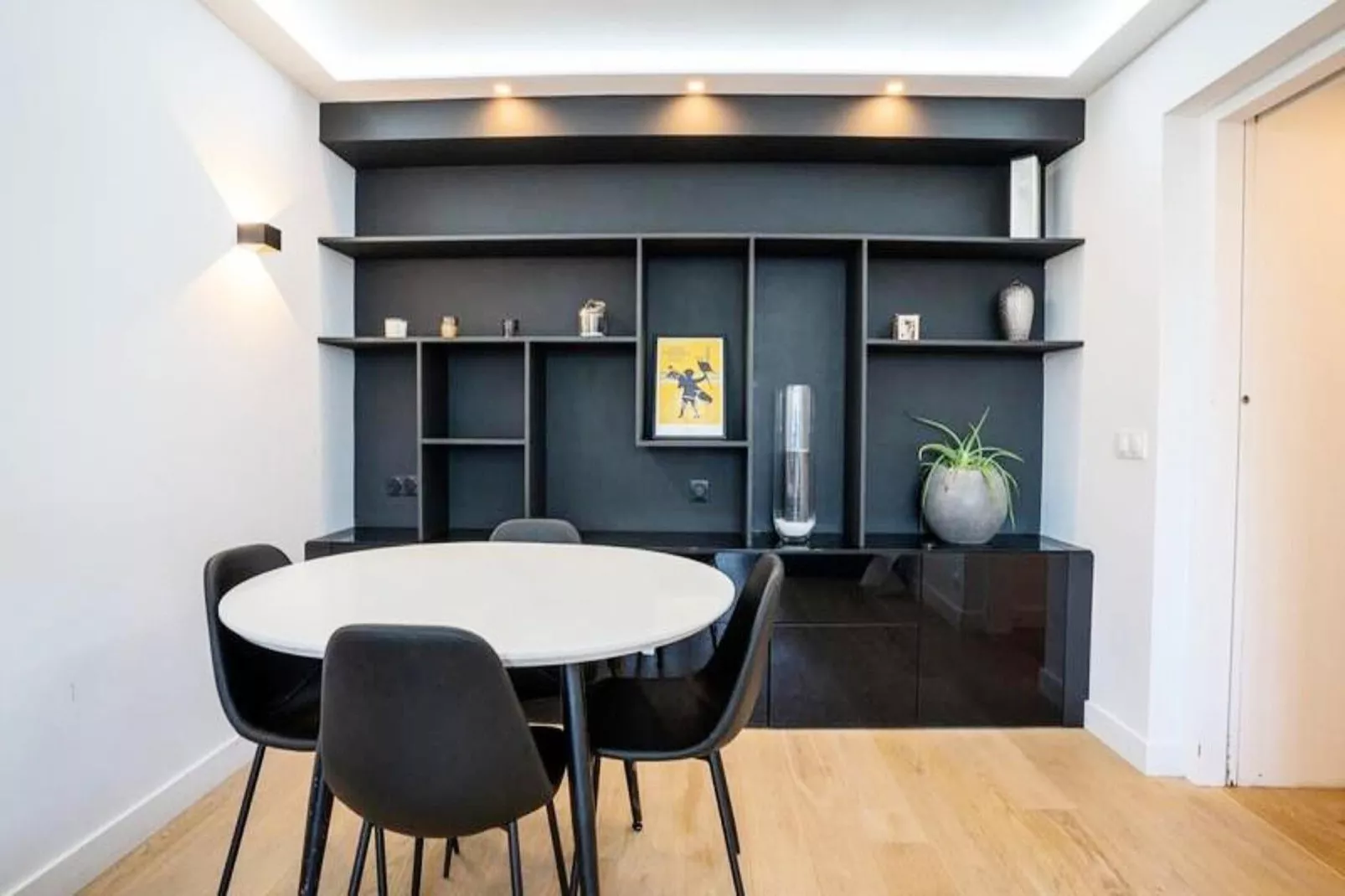 Résidence Sublime T2  Pour 4 Personnes, R&eacute;nov&eacute; Avec Piscine Tennis Parking Wifi-Eetkamer