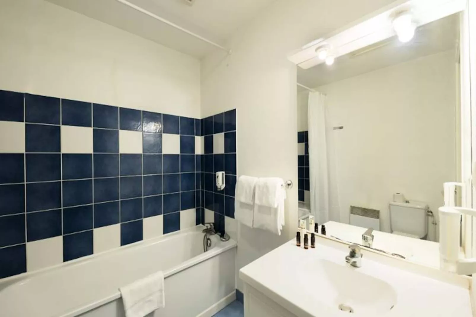 Appart'hôtel Garden & City Lyon - Lissieu 3*-Image-tags.