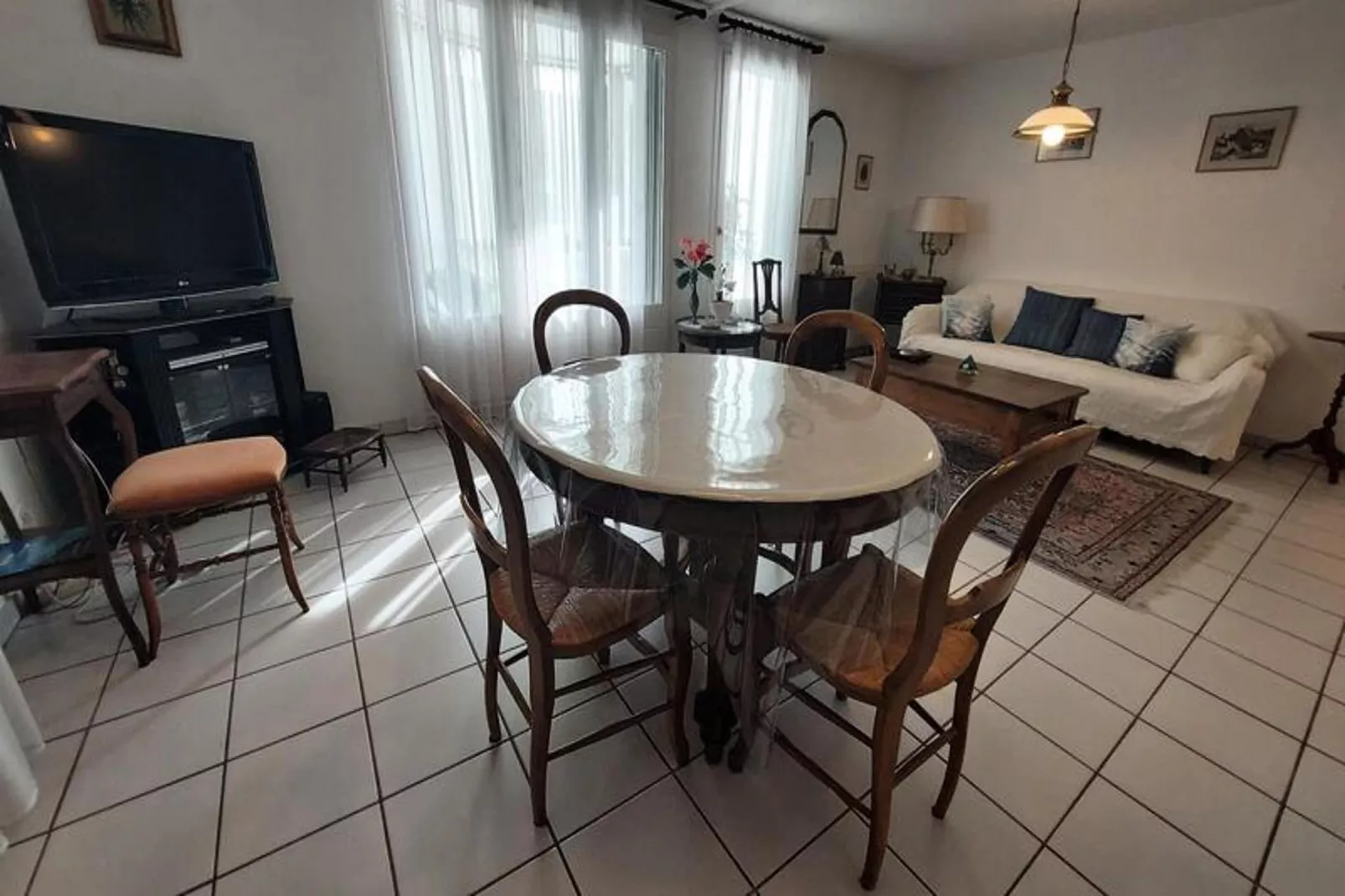 Résidence La Cerisaie-Eetkamer