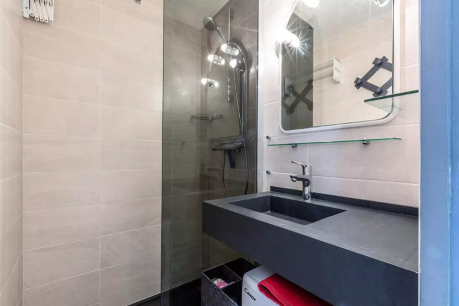 Résidence Parnasse 2-Badkamer