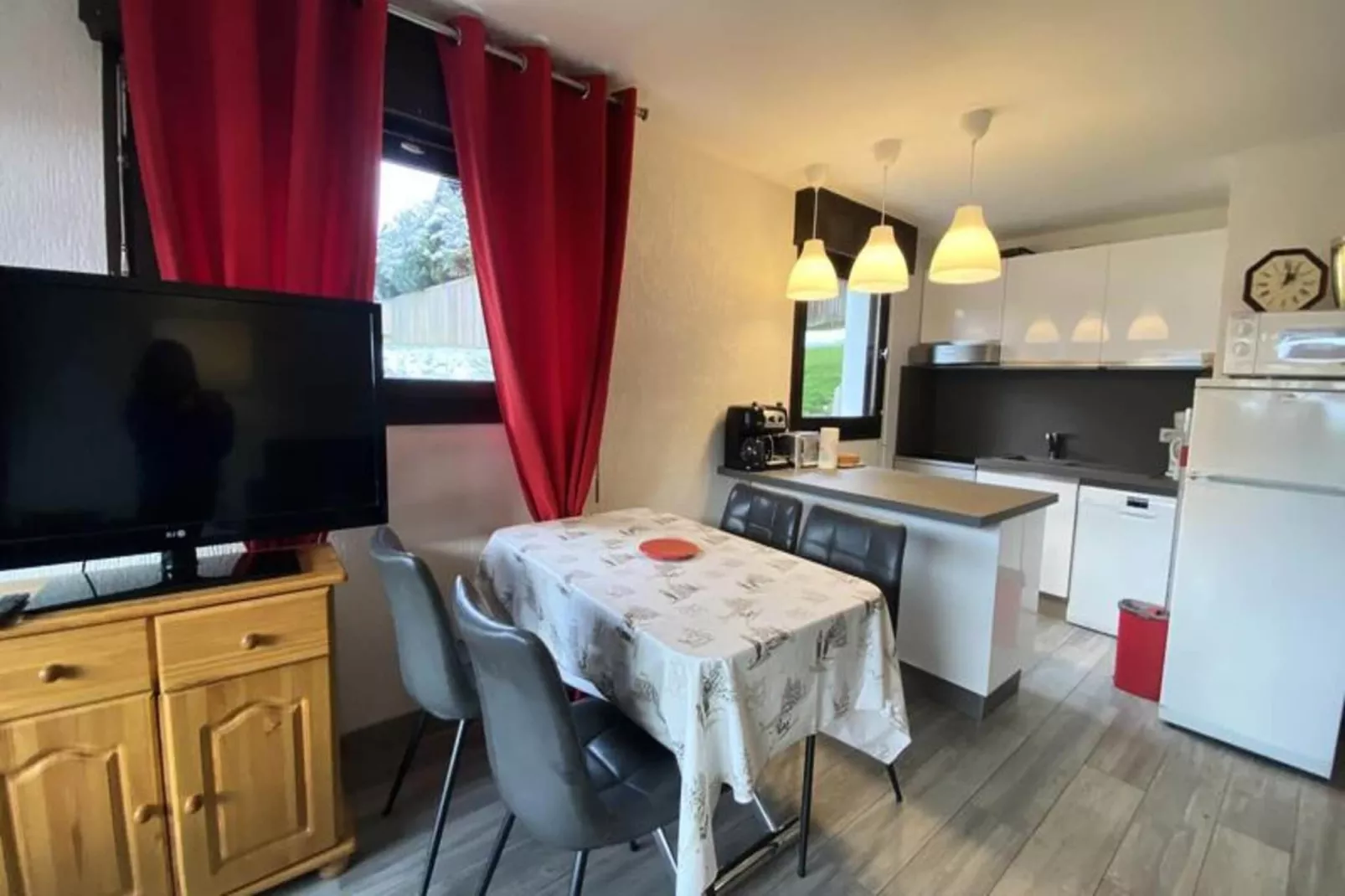 Résidence Granges B-Eetkamer