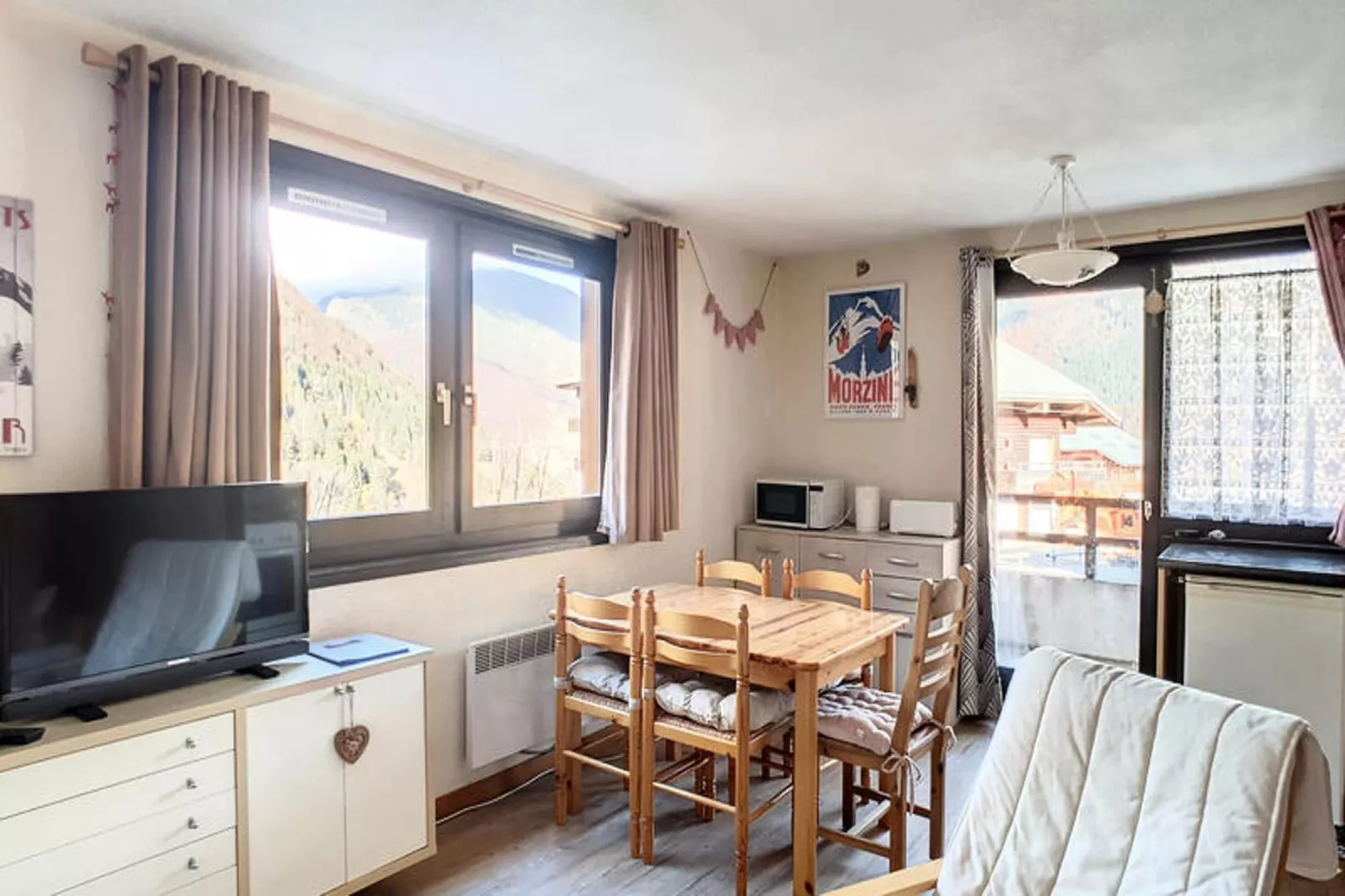 Studio à Saint Jean d'Aulps-Eetkamer