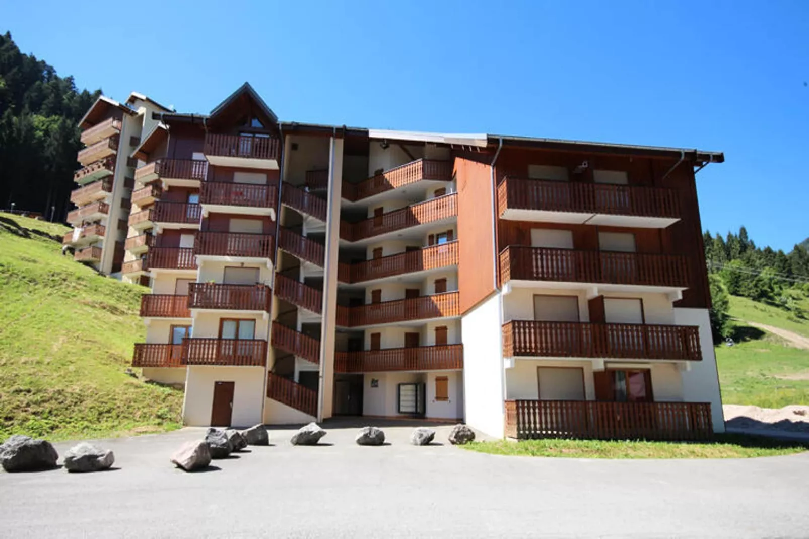 Studio à Saint Jean d'Aulps-Buitenkant zomer