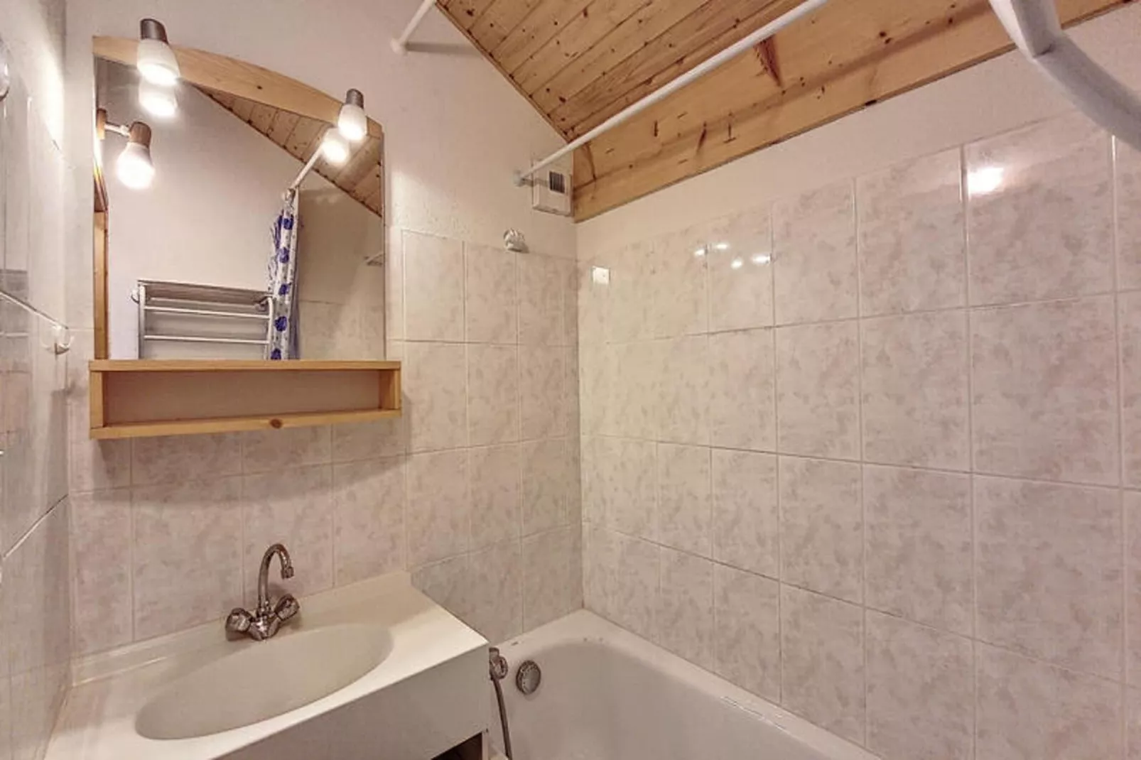 Appartements à Saint Jean d'Aulps-Badkamer