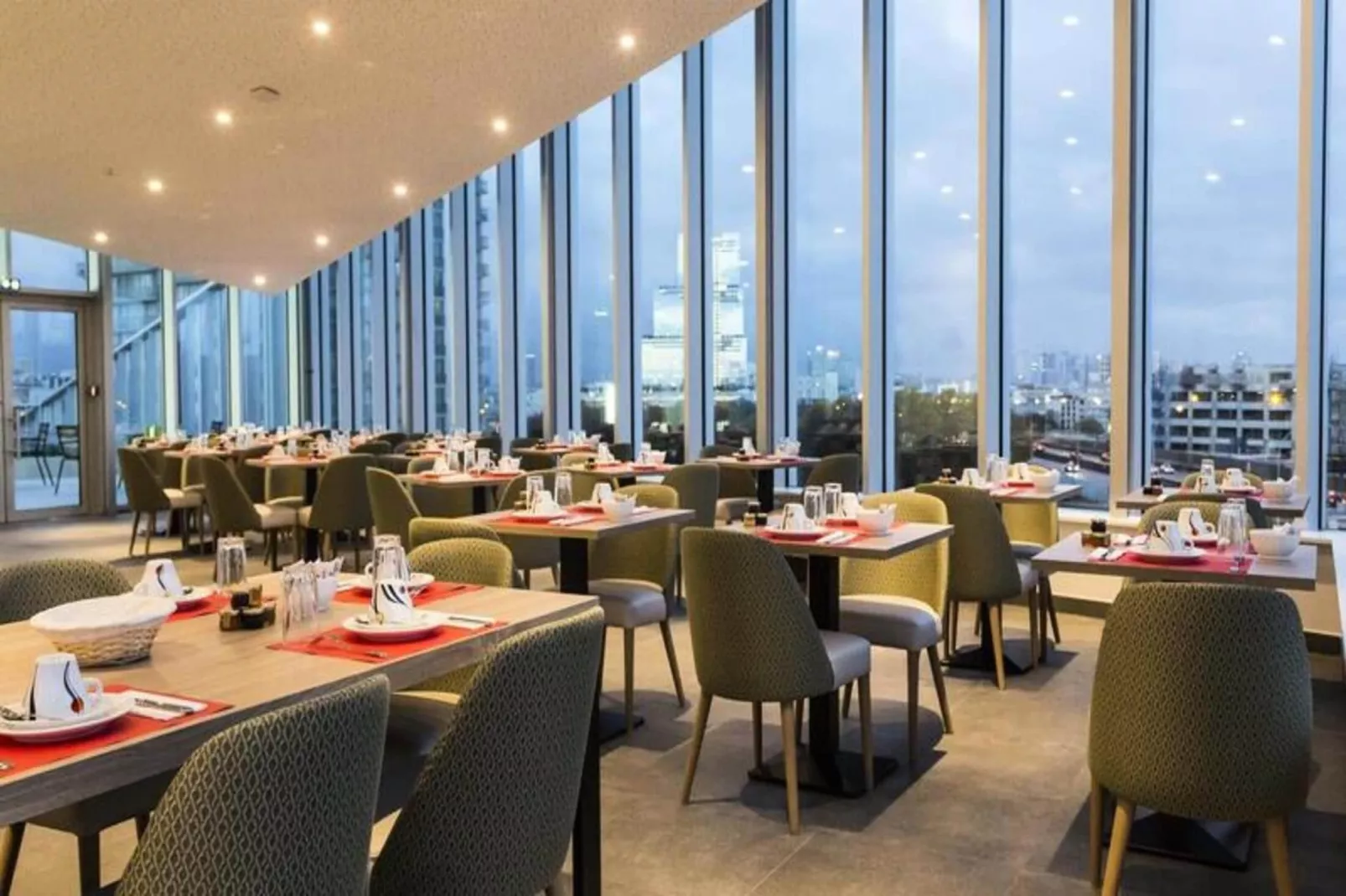 Appart'hôtel Odalys Paris XVII-Buitenkant zomer