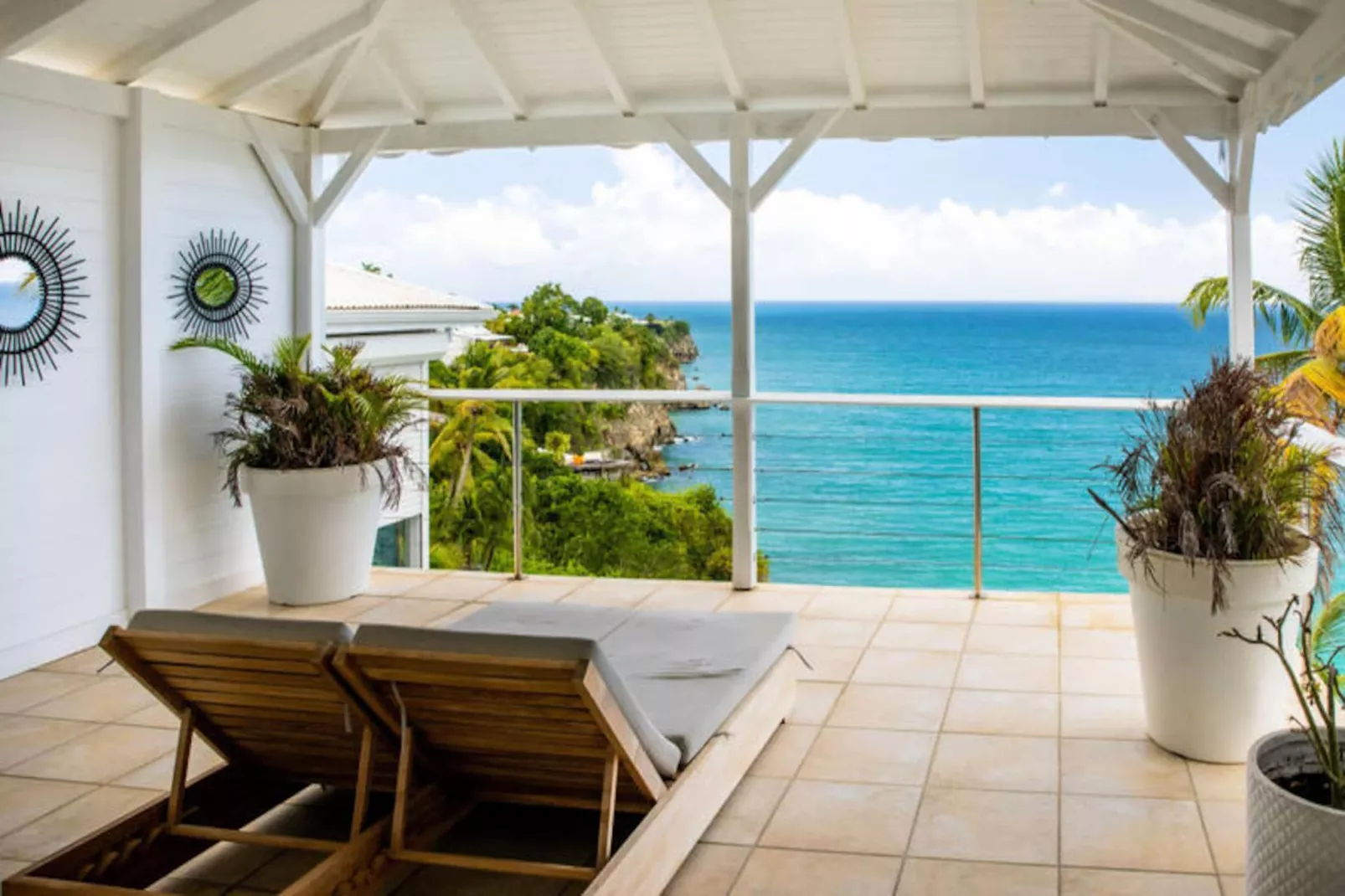 Villa Summer Forever-Image-tags.