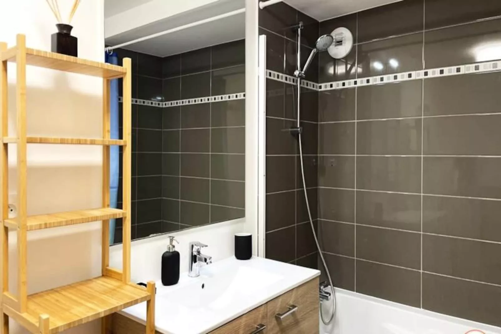 ⚓ Le Port Enchant&eacute; - Parking - Terrasse-Image-tags.