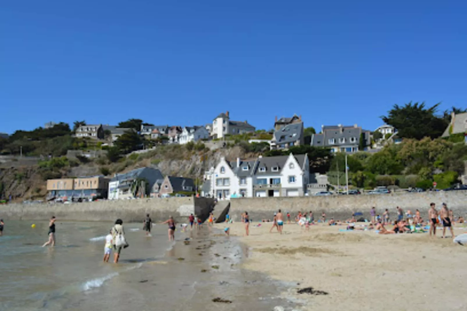 Résidence Regates-Buitenkant zomer