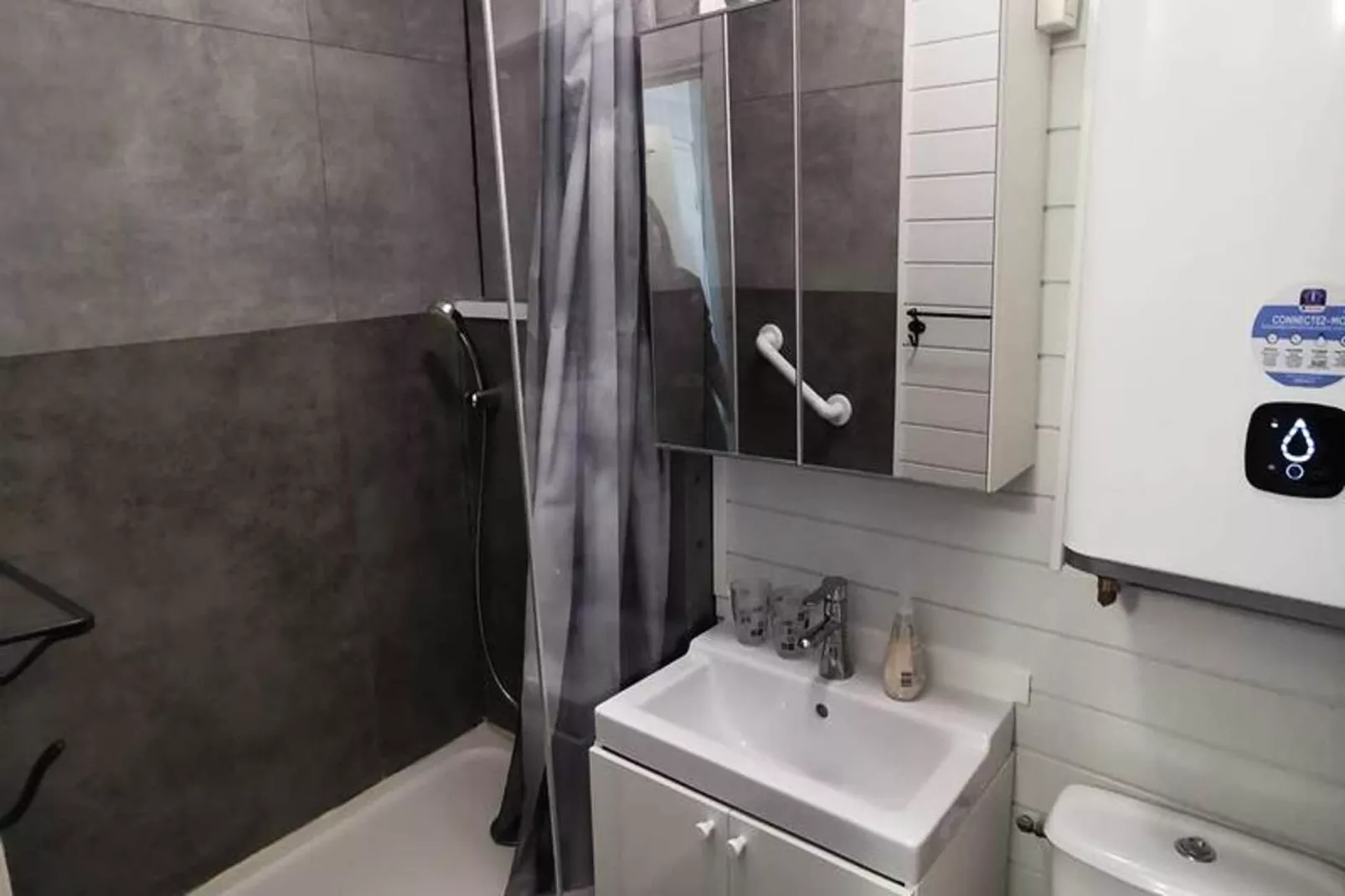 Résidence "le Saint Pierre"-Badkamer