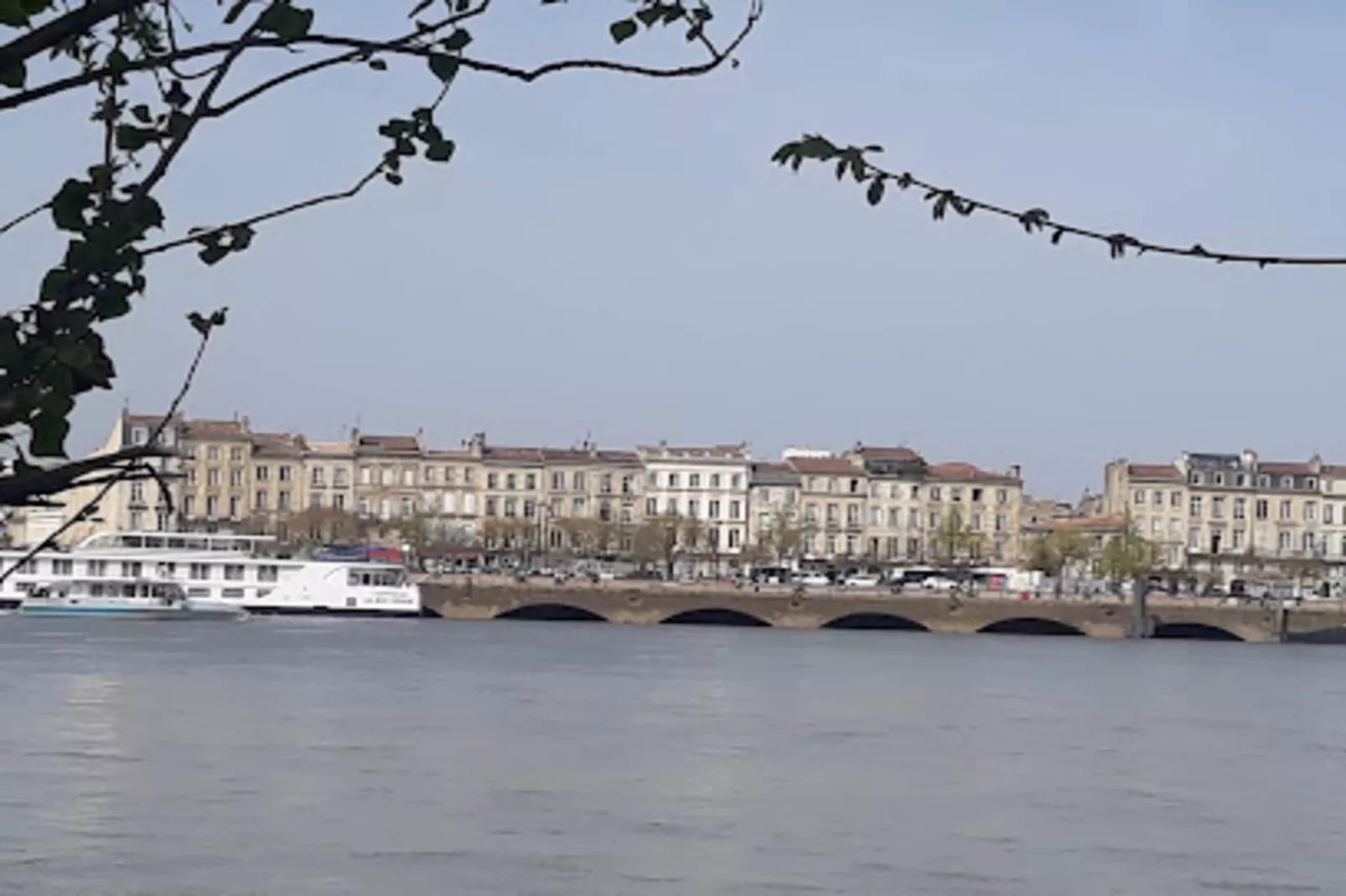 &eacute;l&eacute;gant Appartement Au C&oelig;ur Du Quartier Historique Saint-michel-Woonkamer