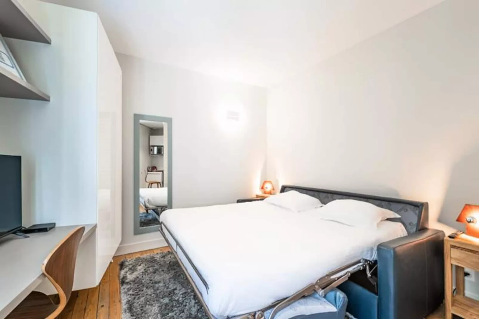 Confortable Studio De Standing Tr&egrave;s Bien Situ&eacute; Aux Portes De Quinconces-Image-tags.