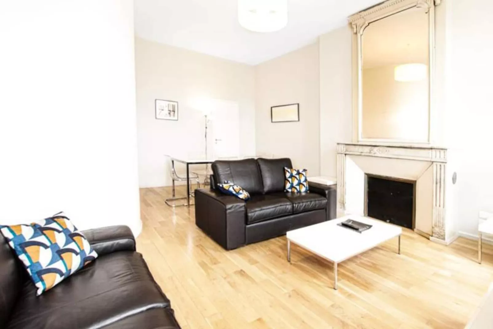 Appartement T3 De Prestige Proche Du Jardin Public De Bordeaux-Woonkamer