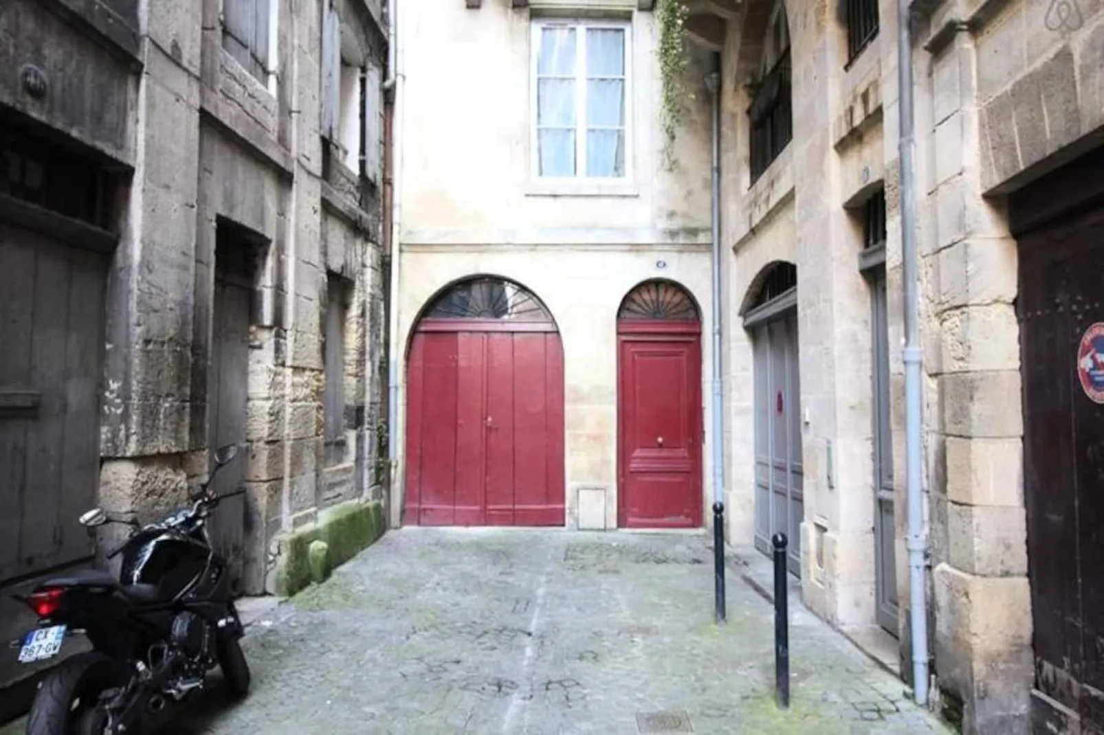 Magnifique Appartement De Charme Confortable Pour 6 Dans La Rue Ausone-Image-tags.