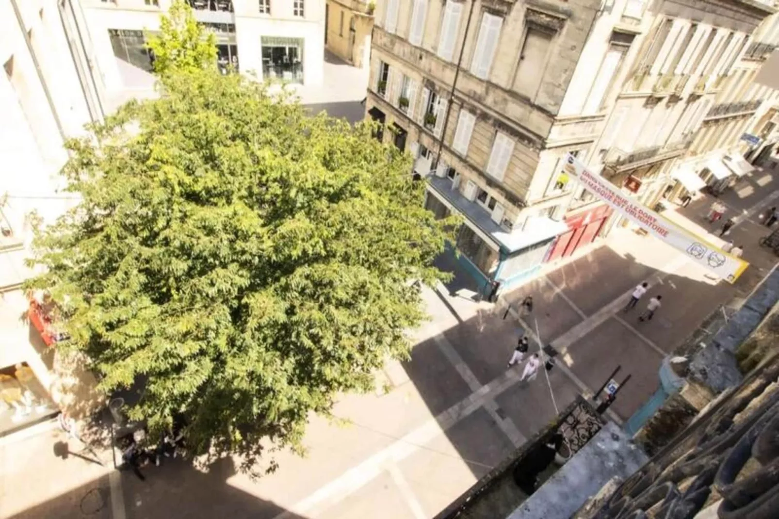 Appartement De Haut Standing Pour 6 Situ&eacute; Au Coeur Du Centre Historique-Buitenkant zomer