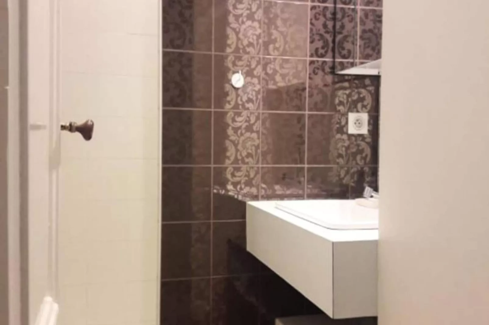 Appartement Prestations Haut Standing Avec Vue Sur La Place De La Bourse-Badkamer