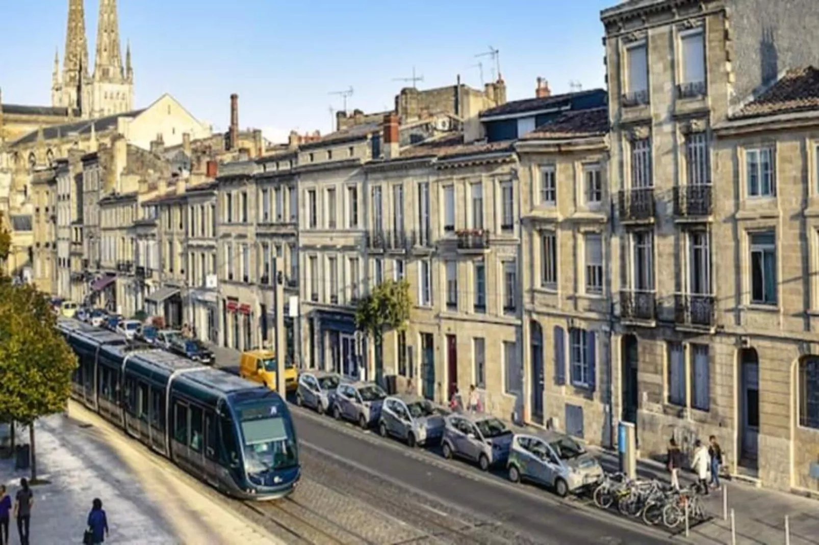 Bel Appartement Parfaitement R&eacute;nov&eacute; Pour 2, Face &agrave; La Gare Saint-jean-Gebieden zomer 1km