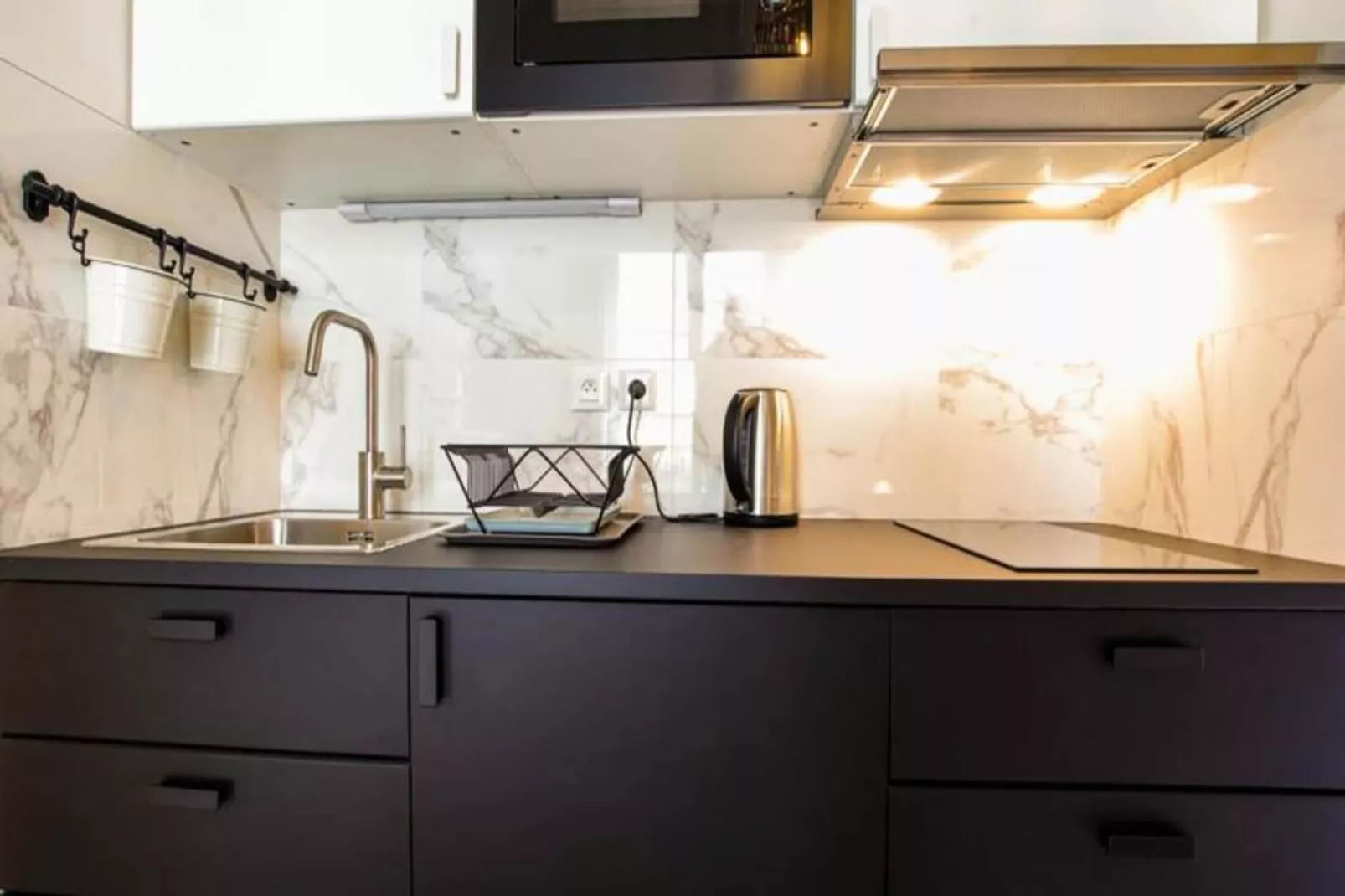 Appartement Avec Cachet En Duplex De 2 Chambres Situ&eacute; Vers La Gare St-jean-Keuken