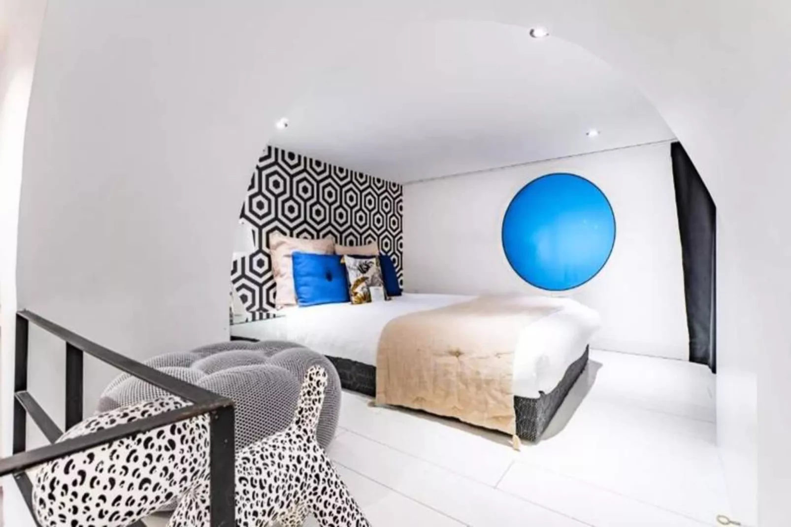 Studio D'architecte Charmant Dans Un Immeuble Du Xviii&egrave;me Dans Le Centre-Slaapkamer