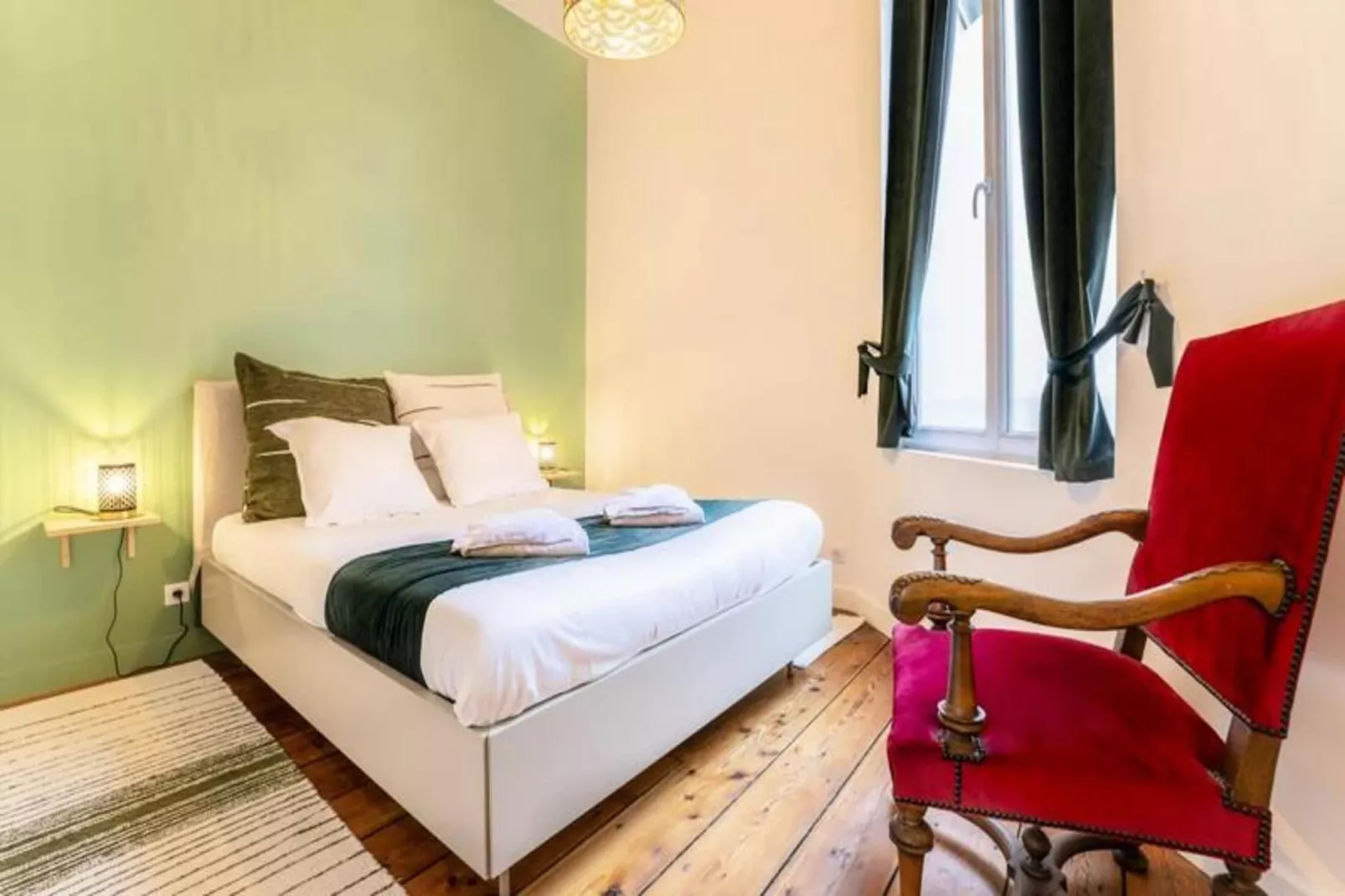 Charmant Et Rayonnant Appartement De 55 M&sup2; Situ&eacute; Dans Le Coeur De Bordeaux-Slaapkamer