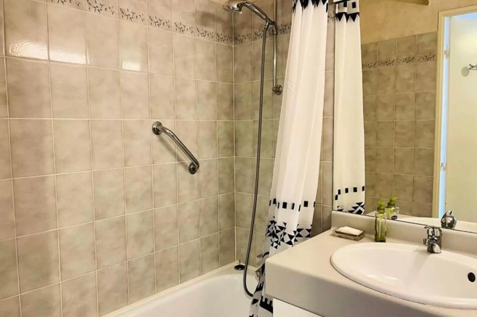 Résidence Athéna-Badkamer