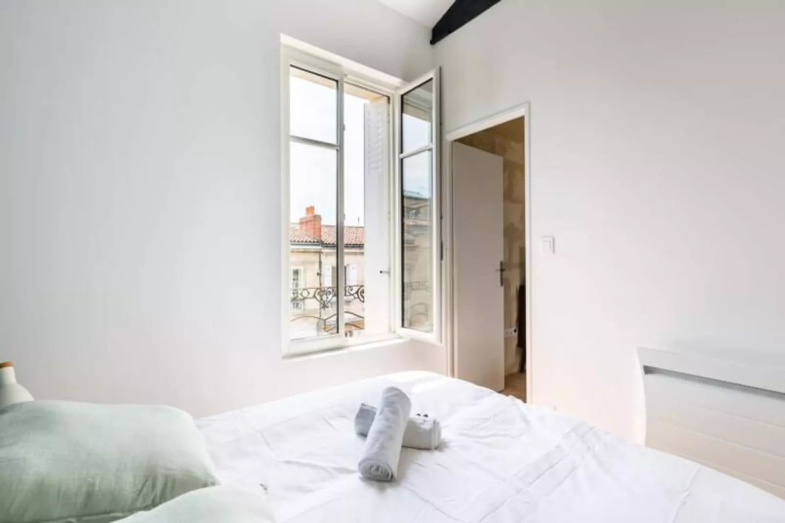 Superbe Appartement En Plein C&oelig;ur Des Chartrons-Slaapkamer