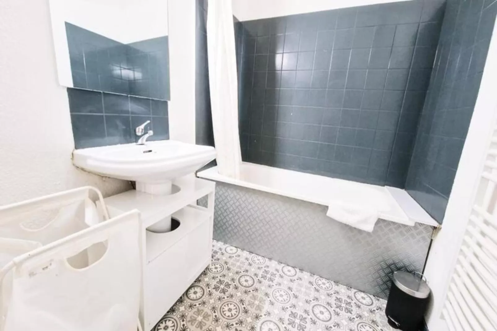 | Le Montorge 🚠| Studio Hyper-centre | Tout &eacute;quip&eacute;-Buitenkant zomer