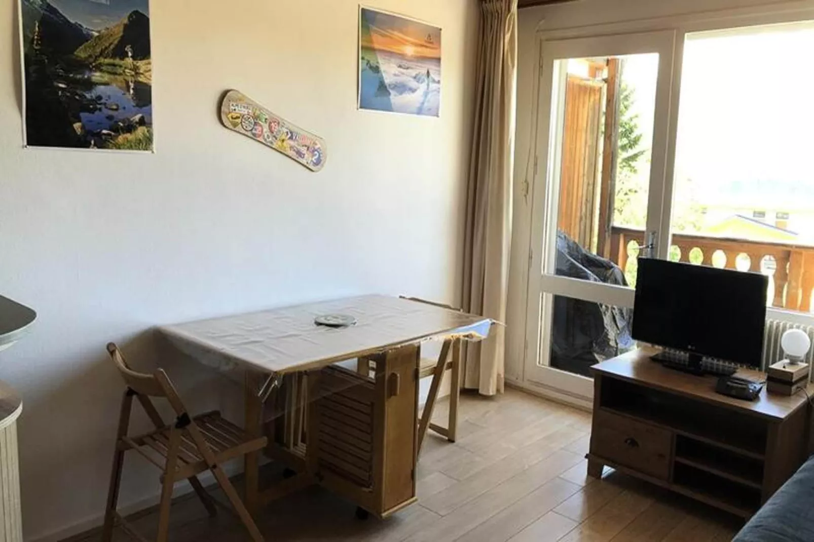 Résidence Saint Bernard-Eetkamer