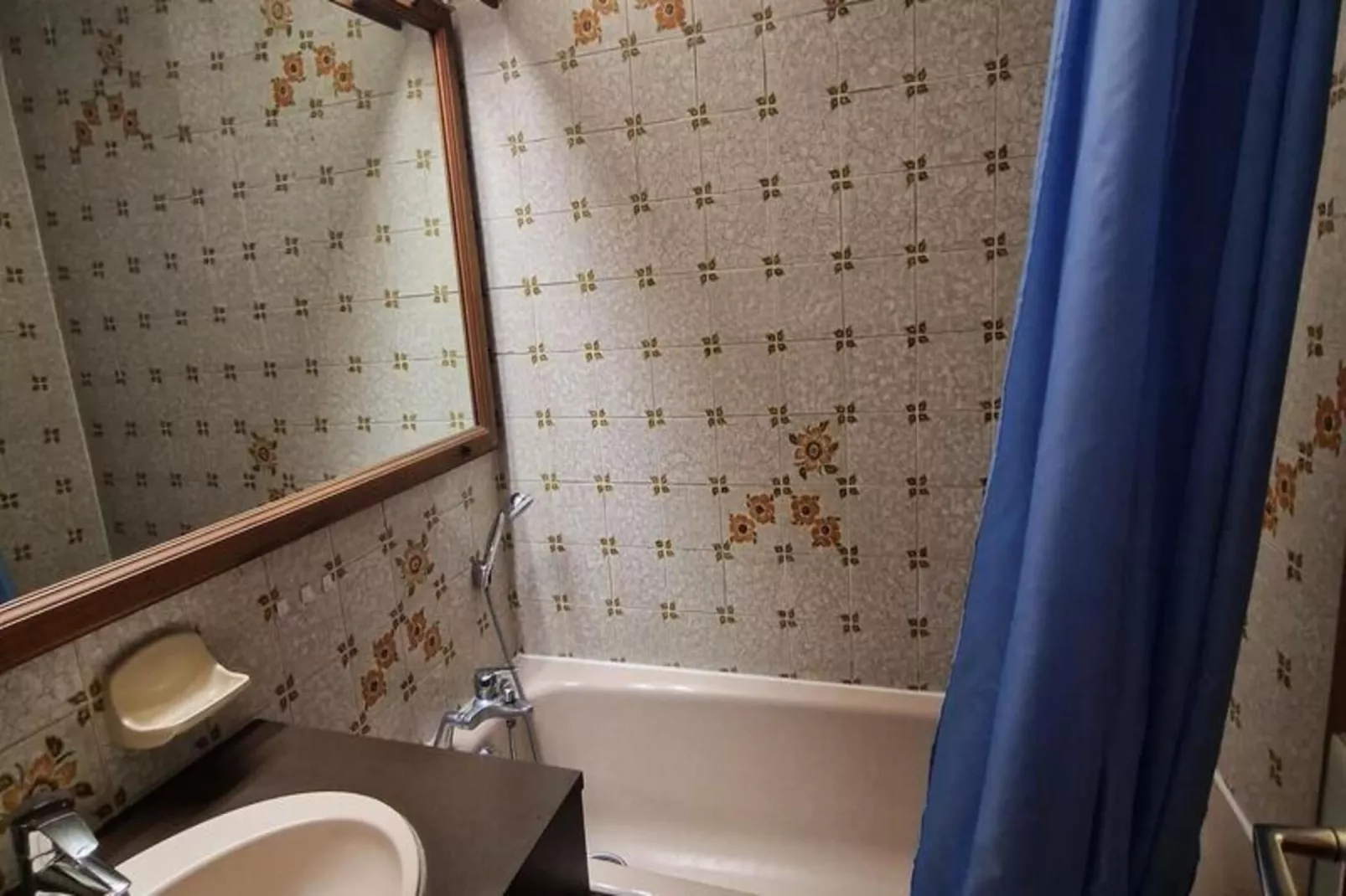 Résidence Brimbelles-Badkamer