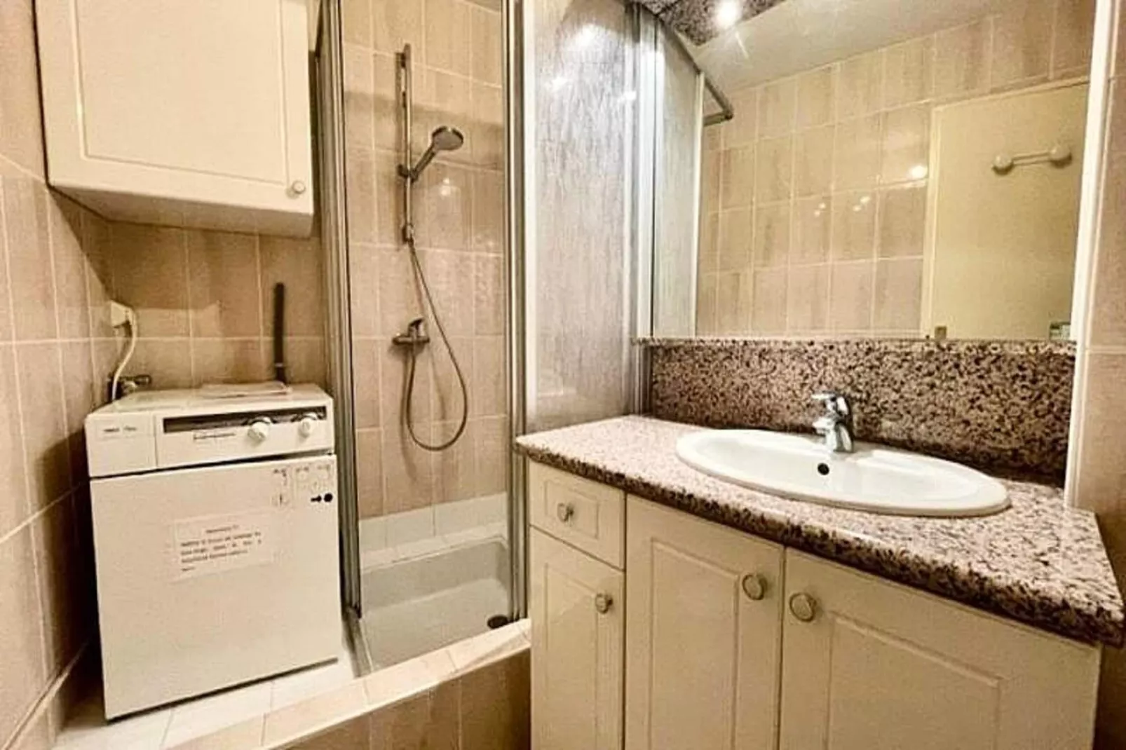 Résidence Bois D'amour-Badkamer