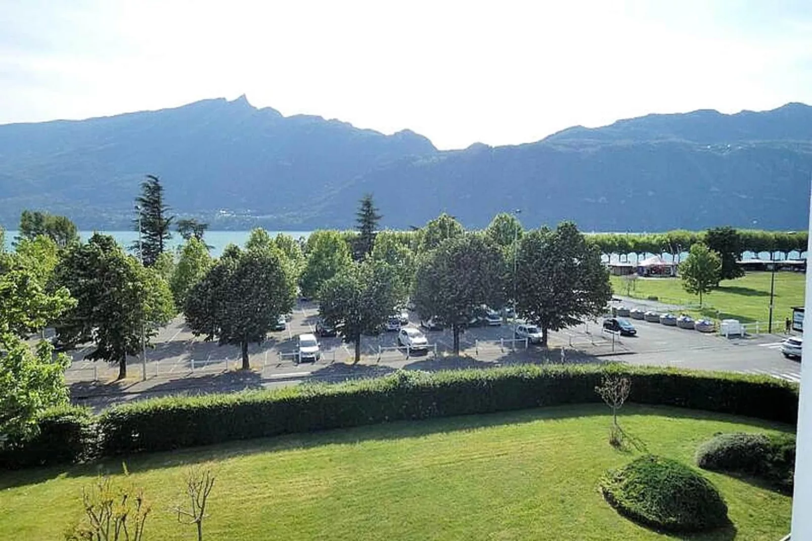 Résidence Les Hirondelles-Uitzicht zomer