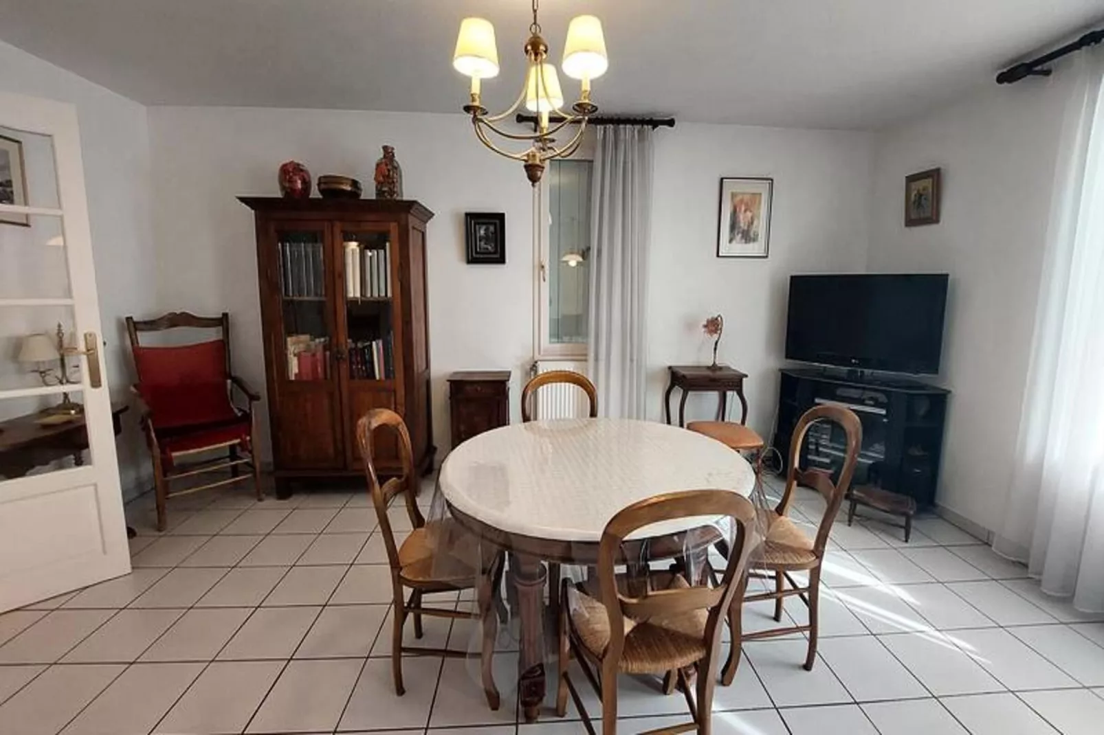 Résidence La Cerisaie-Eetkamer