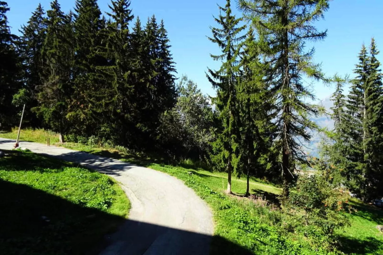 Résidence Belles Challes - Buitenkant zomer