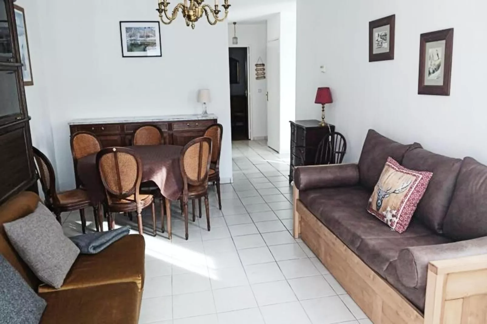 Résidence Le Bergentrum-Buitenkant zomer