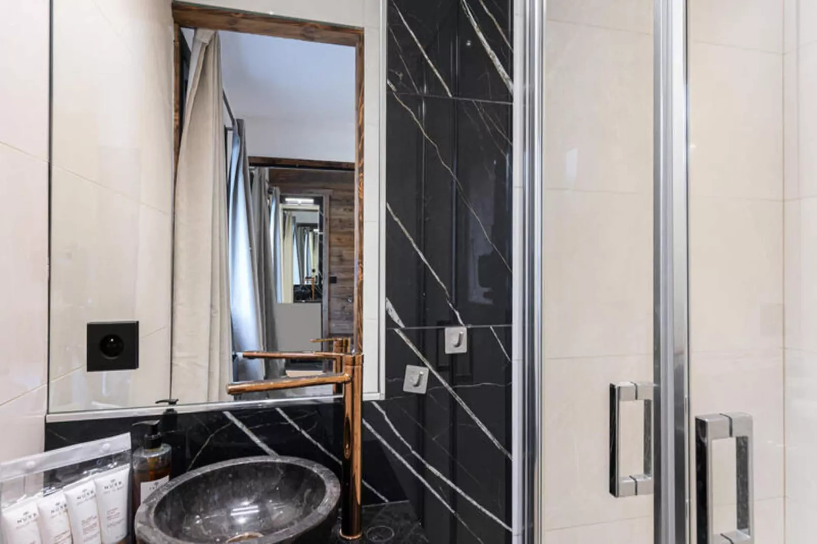 Résidence La Regence-Badkamer