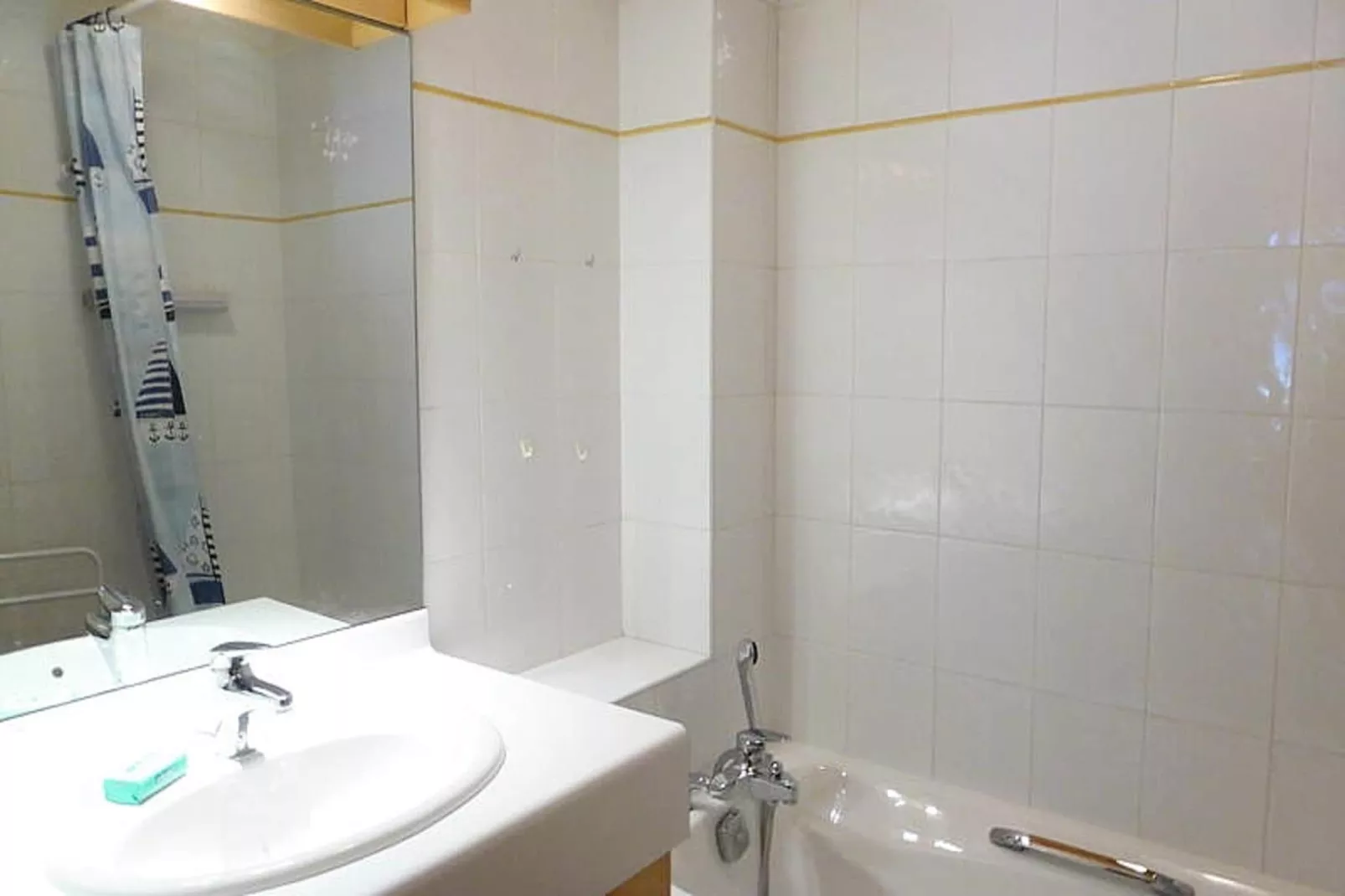 Résidence Berangere-Eetkamer