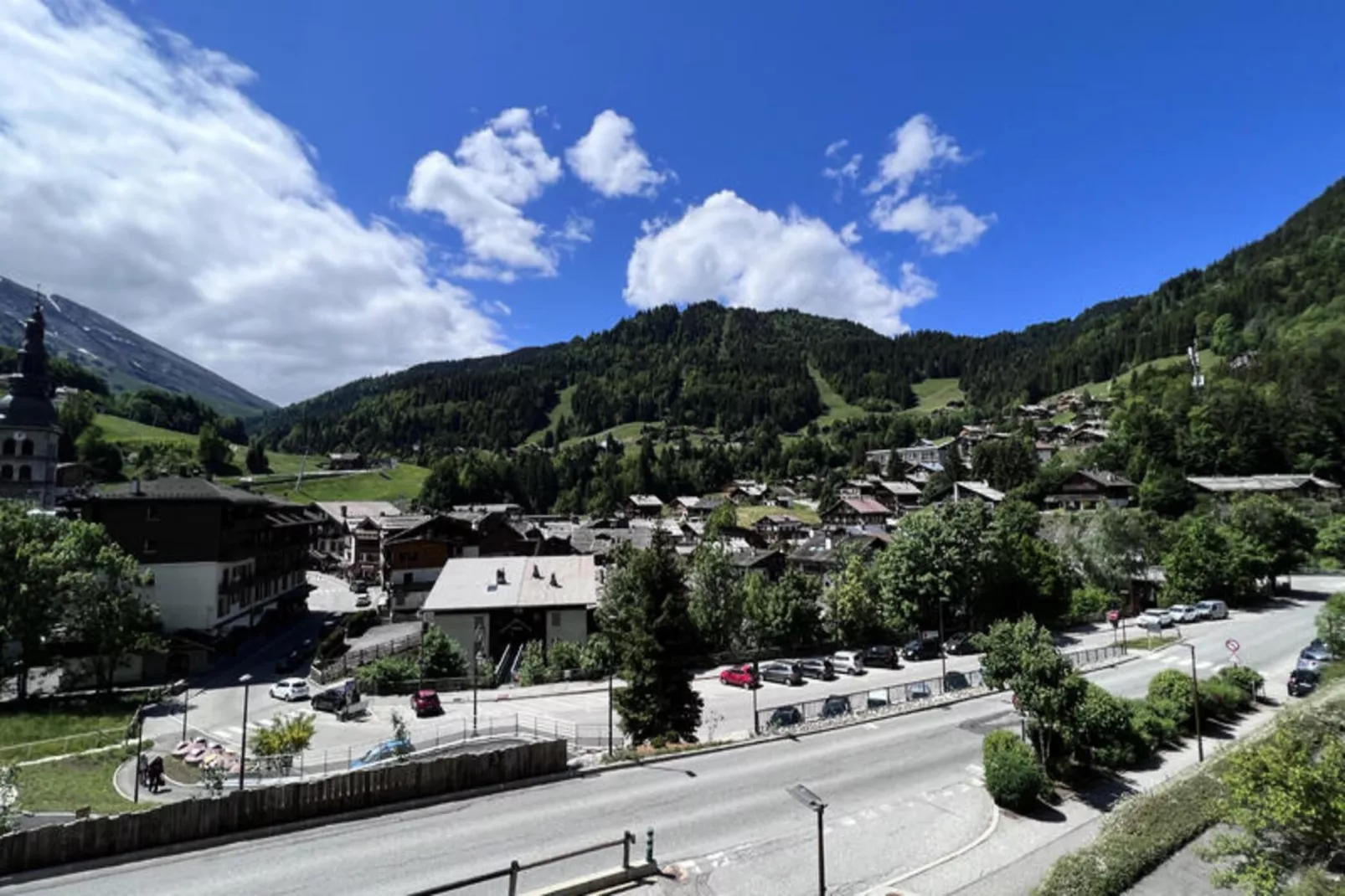 Appartements à La Clusaz-Buitenkant zomer