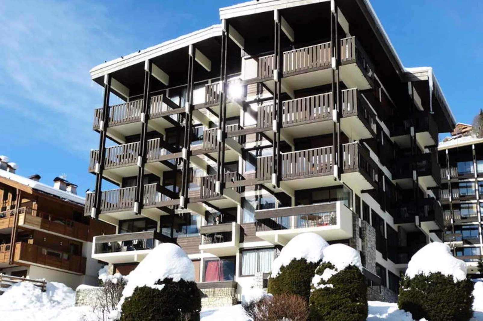 Résidence Bison-Buitenkant zomer