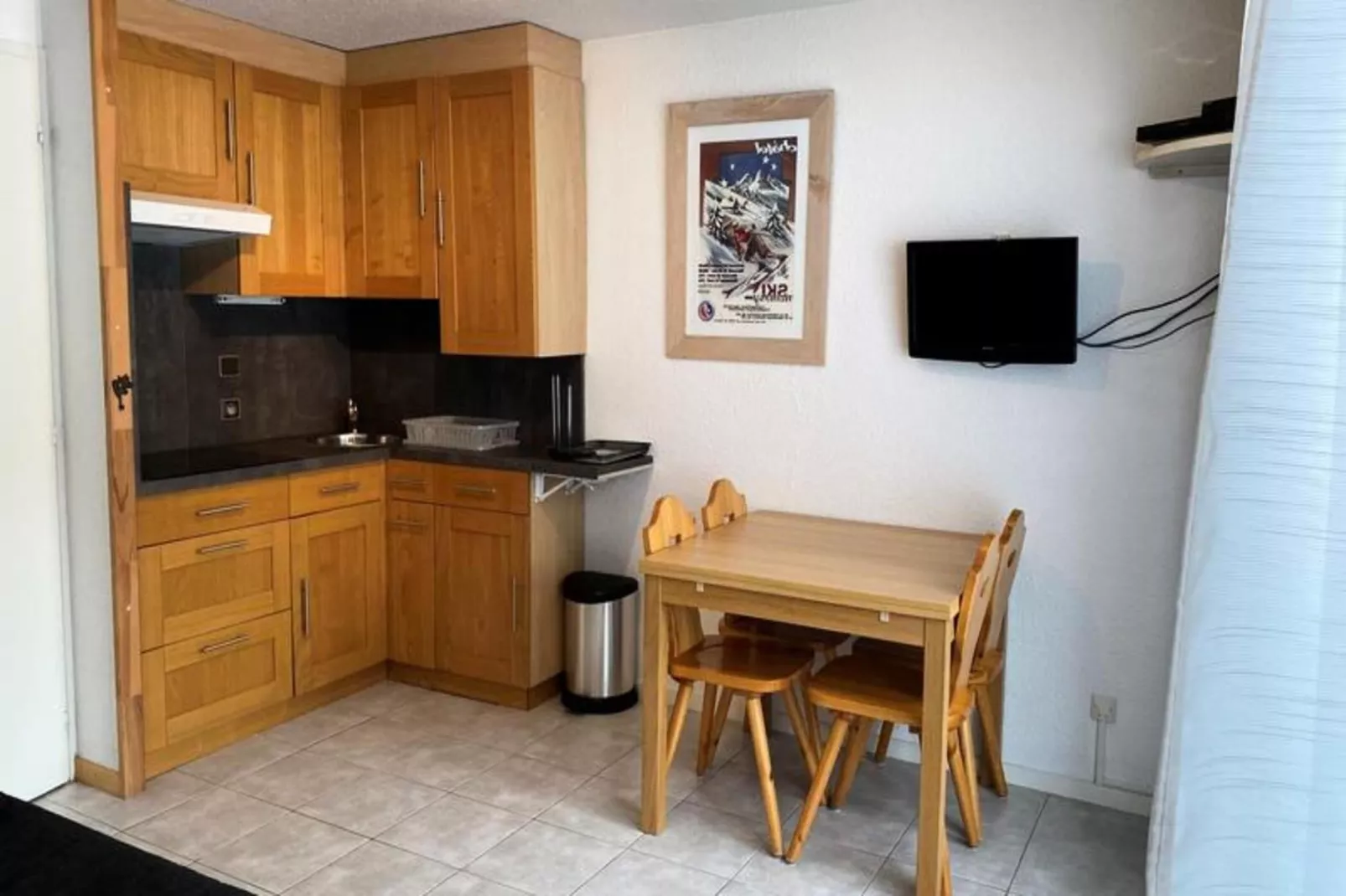 Résidence Le Perce-neige-Buitenkant zomer