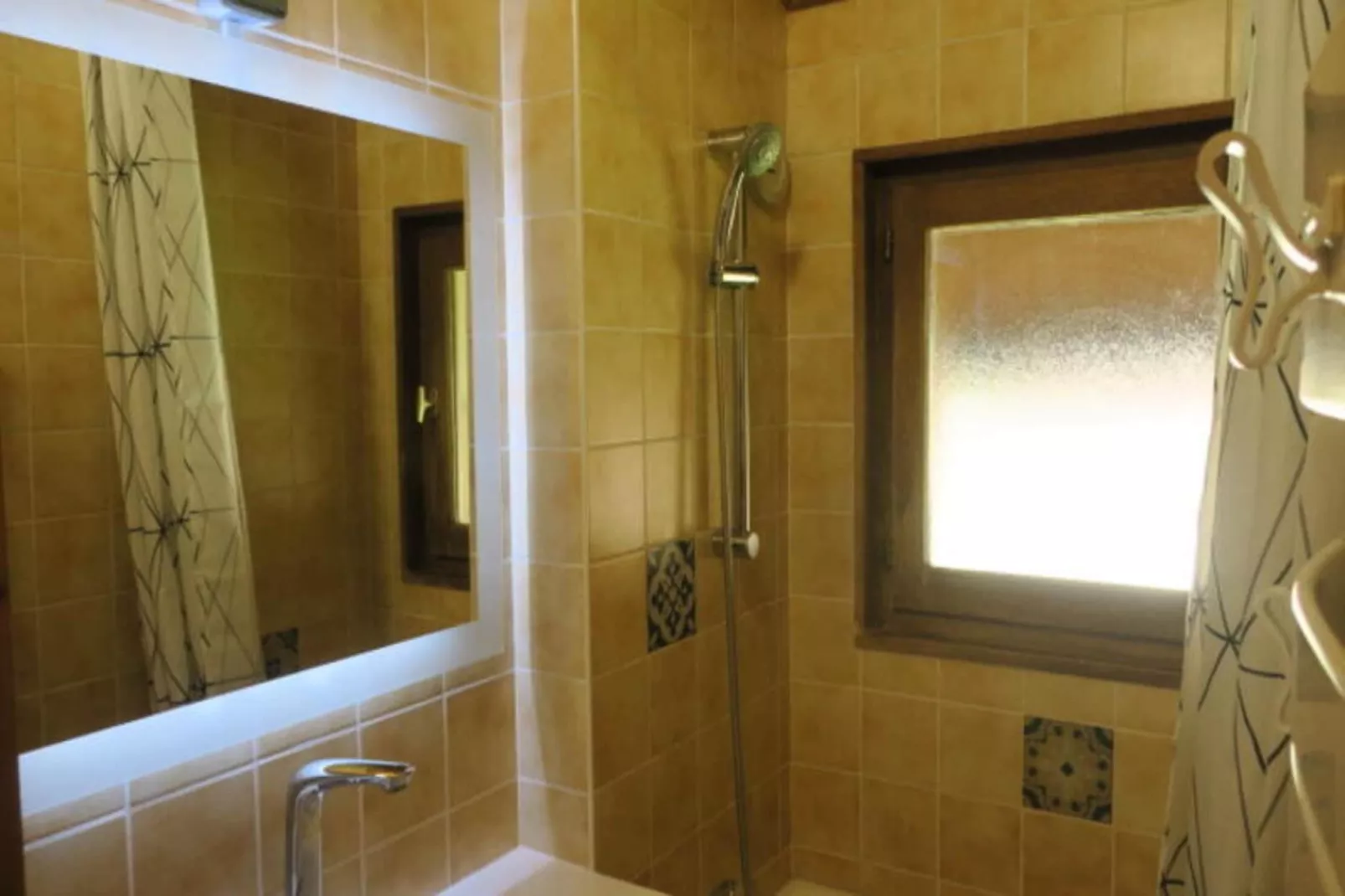 Résidence Les Perthuis-Badkamer